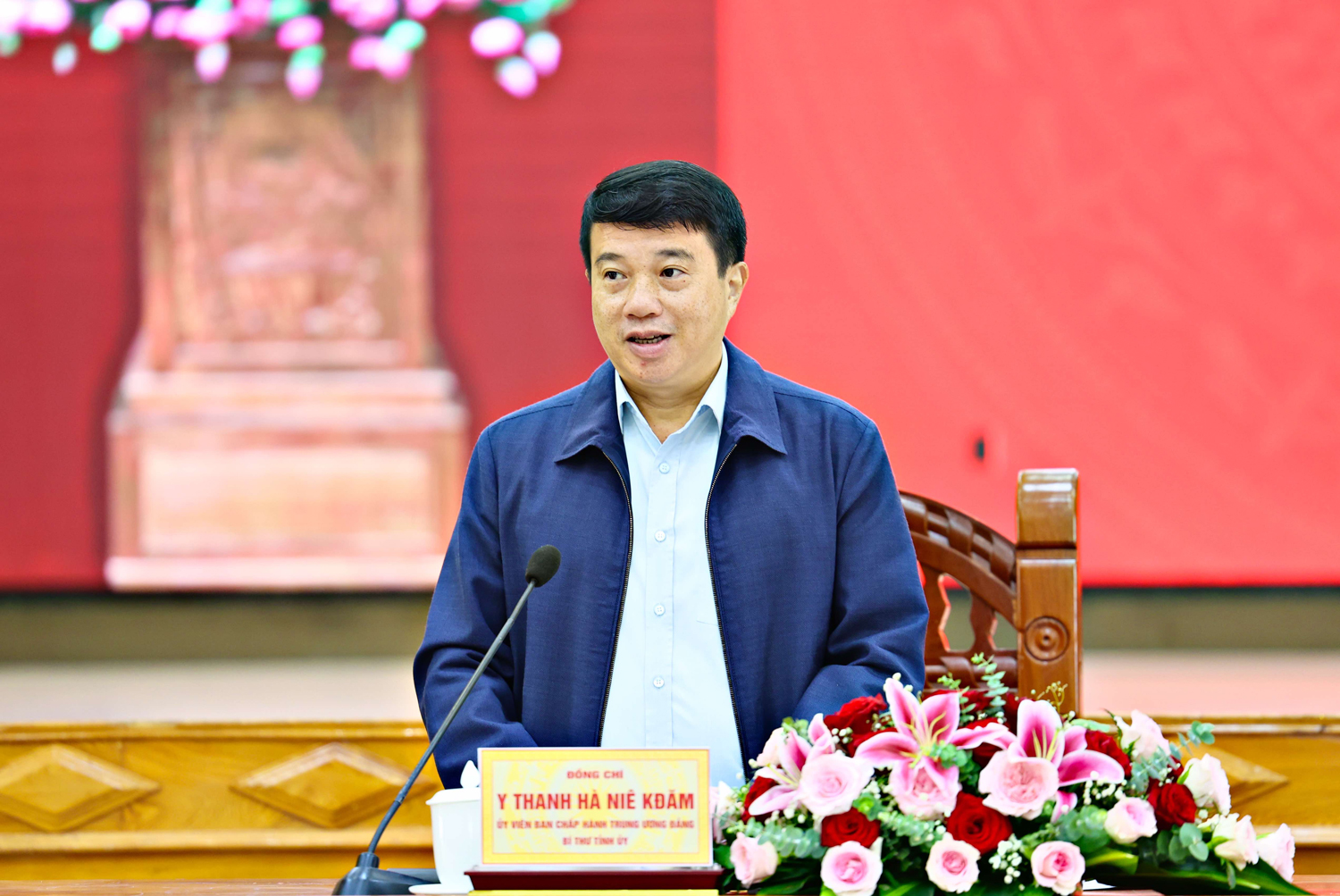 Đồng chí Y Thanh Hà Niê Kđăm - Ủy viên Ban Chấp hành Trung ương Đảng, Bí thư Tỉnh ủy Lâm Đồng phát biểu kết luận buổi làm việc