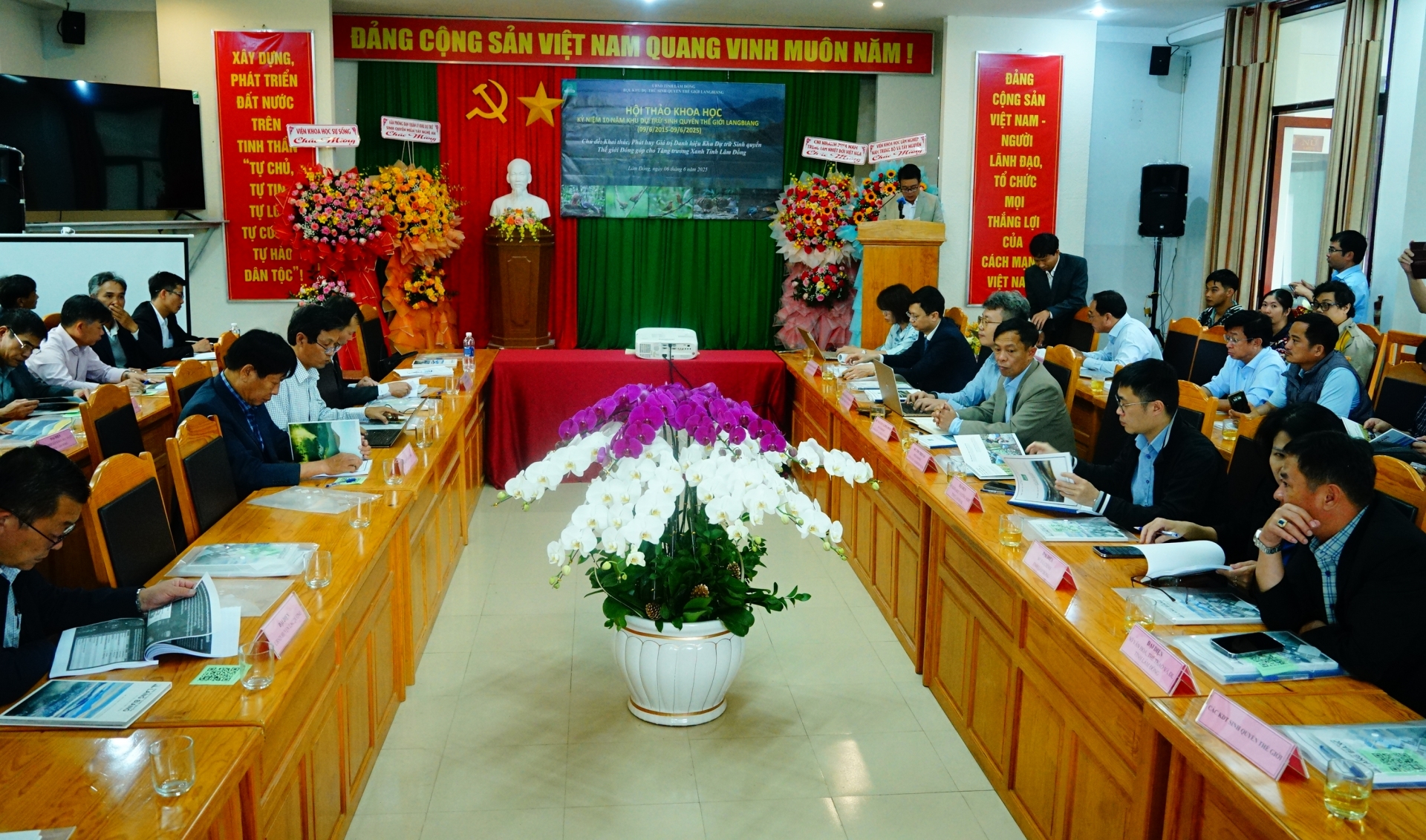 Hội thảo khoa học kỷ niệm 10 năm Khu DTSQTG Langbiang.