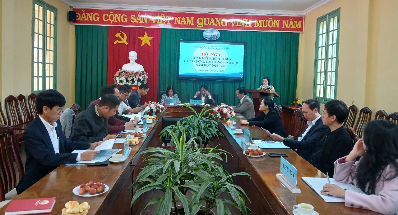 Tổng kết Khối thi đua các trường Đại học - Cao đẳng trên địa bàn tỉnh