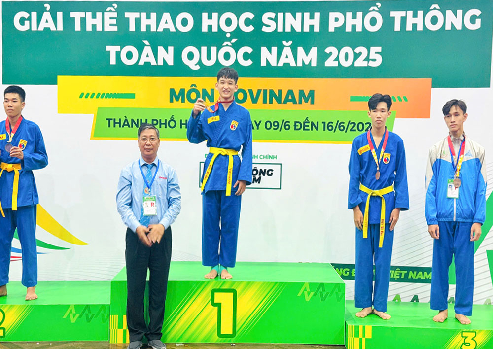 Lê Trương Công Trị đoạt HCV đối kháng hạng cân 54kg nam THPT