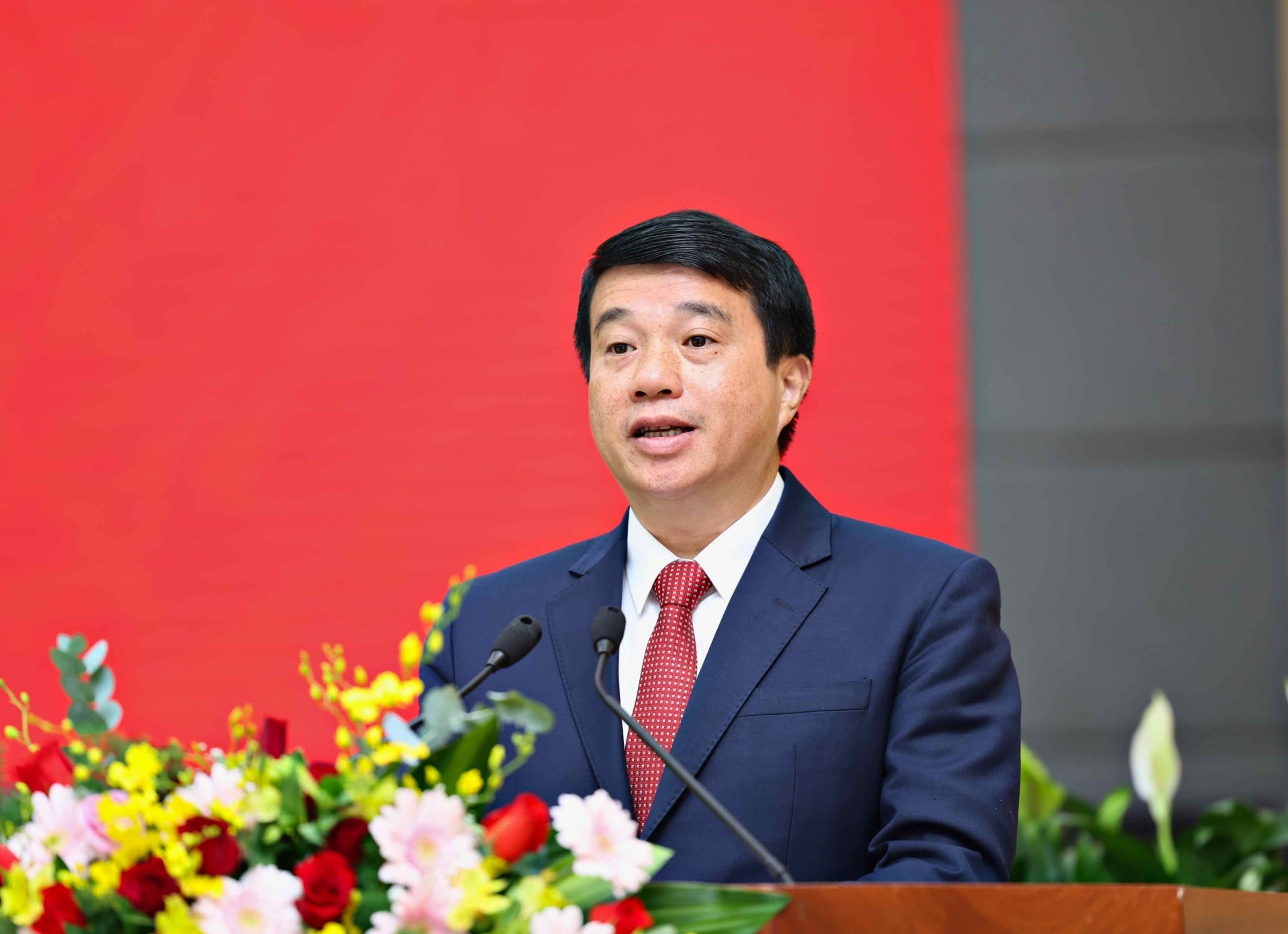 Đồng chí Y Thanh Hà Niê Kđăm - Ủy viên Trung ương Đảng, Bí thư Tỉnh ủy Lâm Đồng đọc diễn văn ôn lại truyền thống của Báo chí Cách mạng Việt Nam
