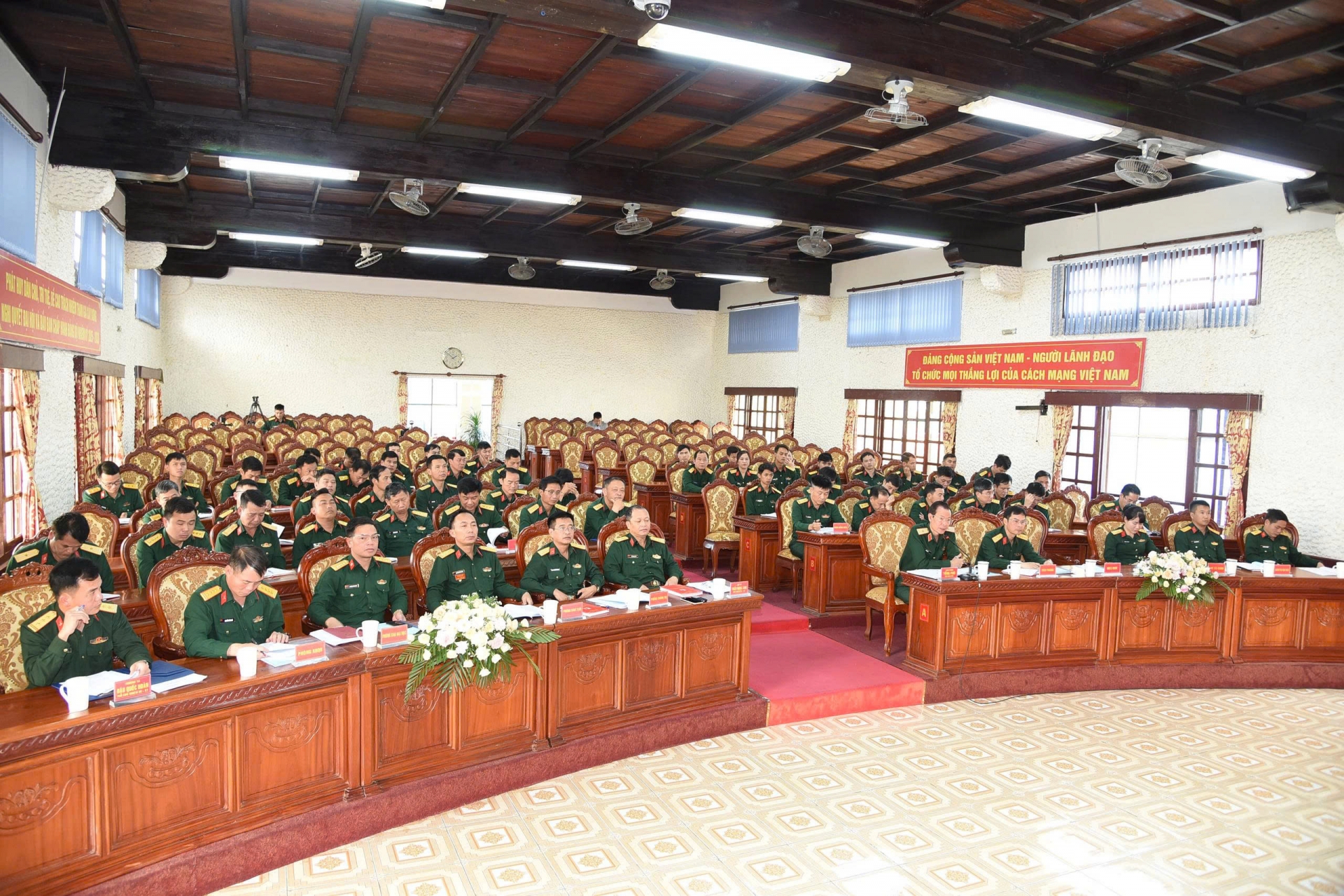 Quang cảnh hội nghị 