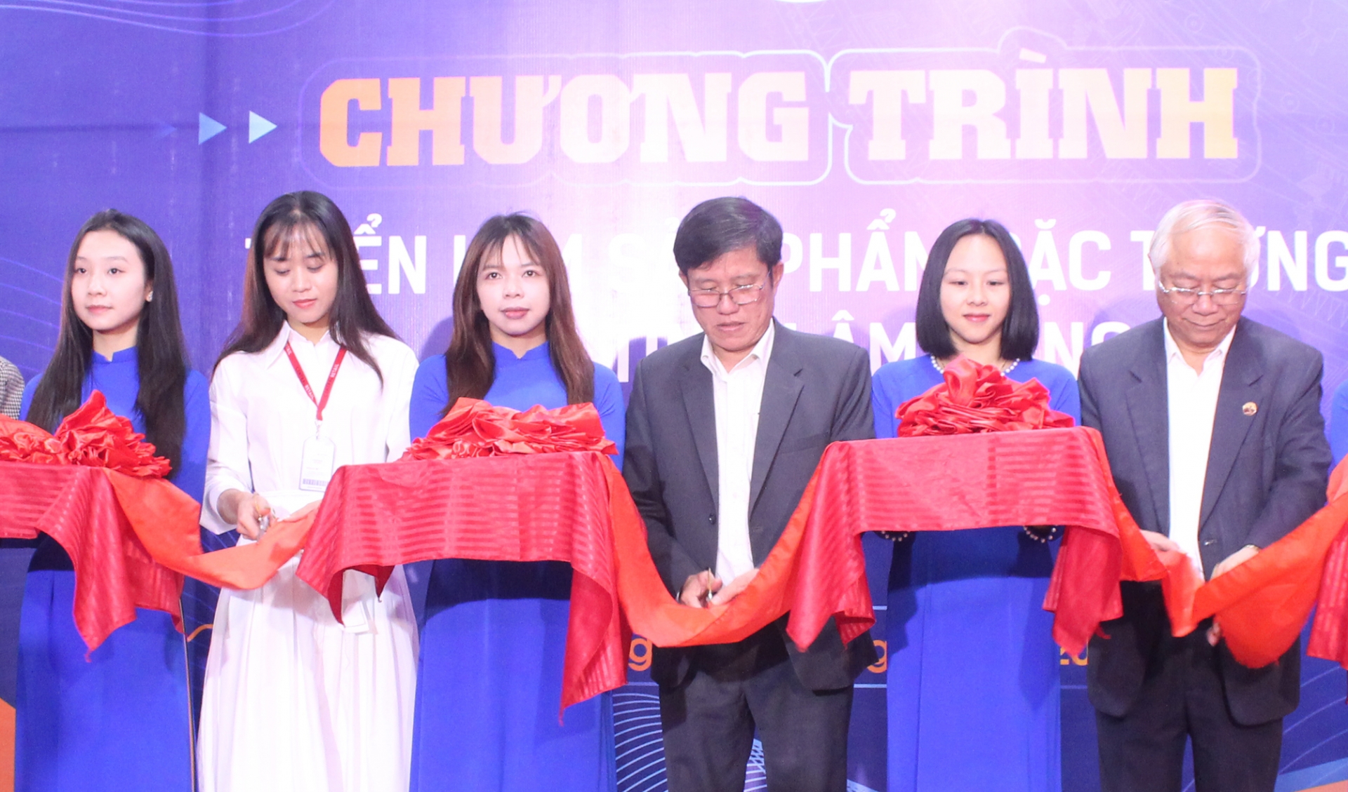 Triển lãm sản phẩm đặc trưng của Lâm Đồng