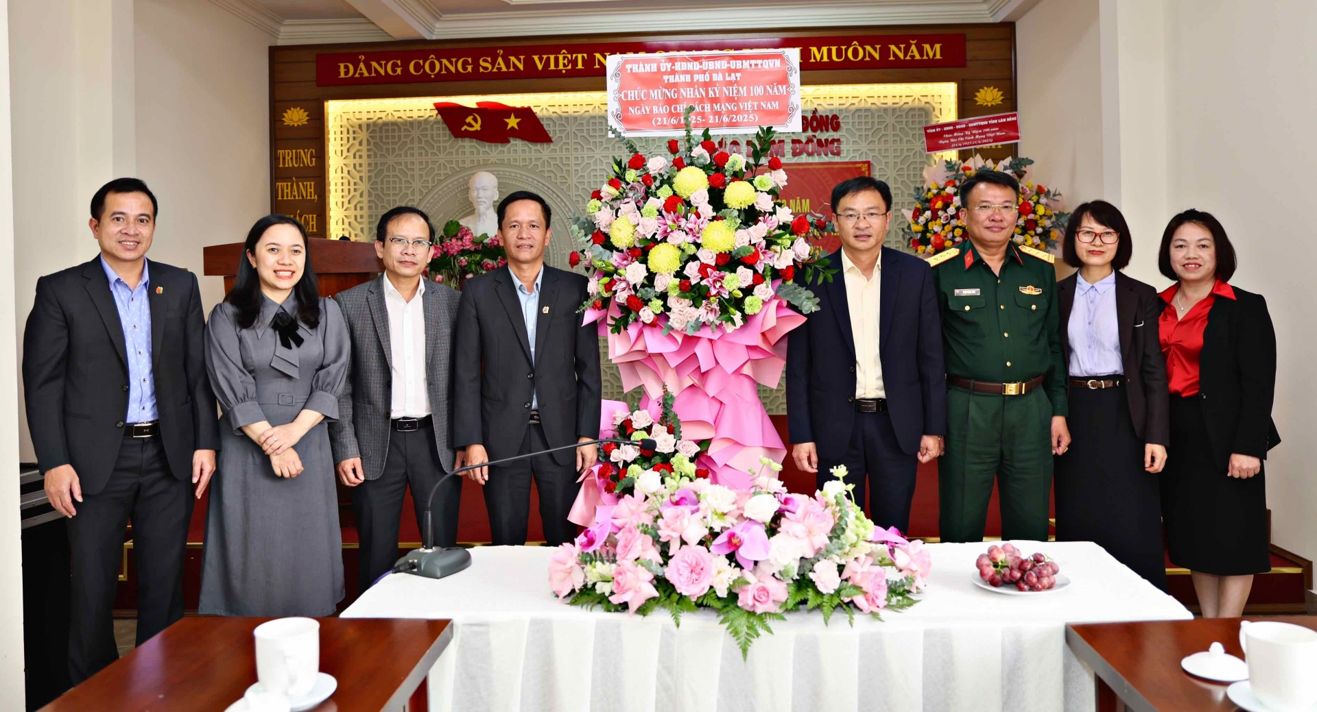 Các cơ quan, đơn vị chúc mừng Báo Lâm Đồng nhân kỷ niệm 100 năm Ngày Báo chí Cách mạng Việt Nam