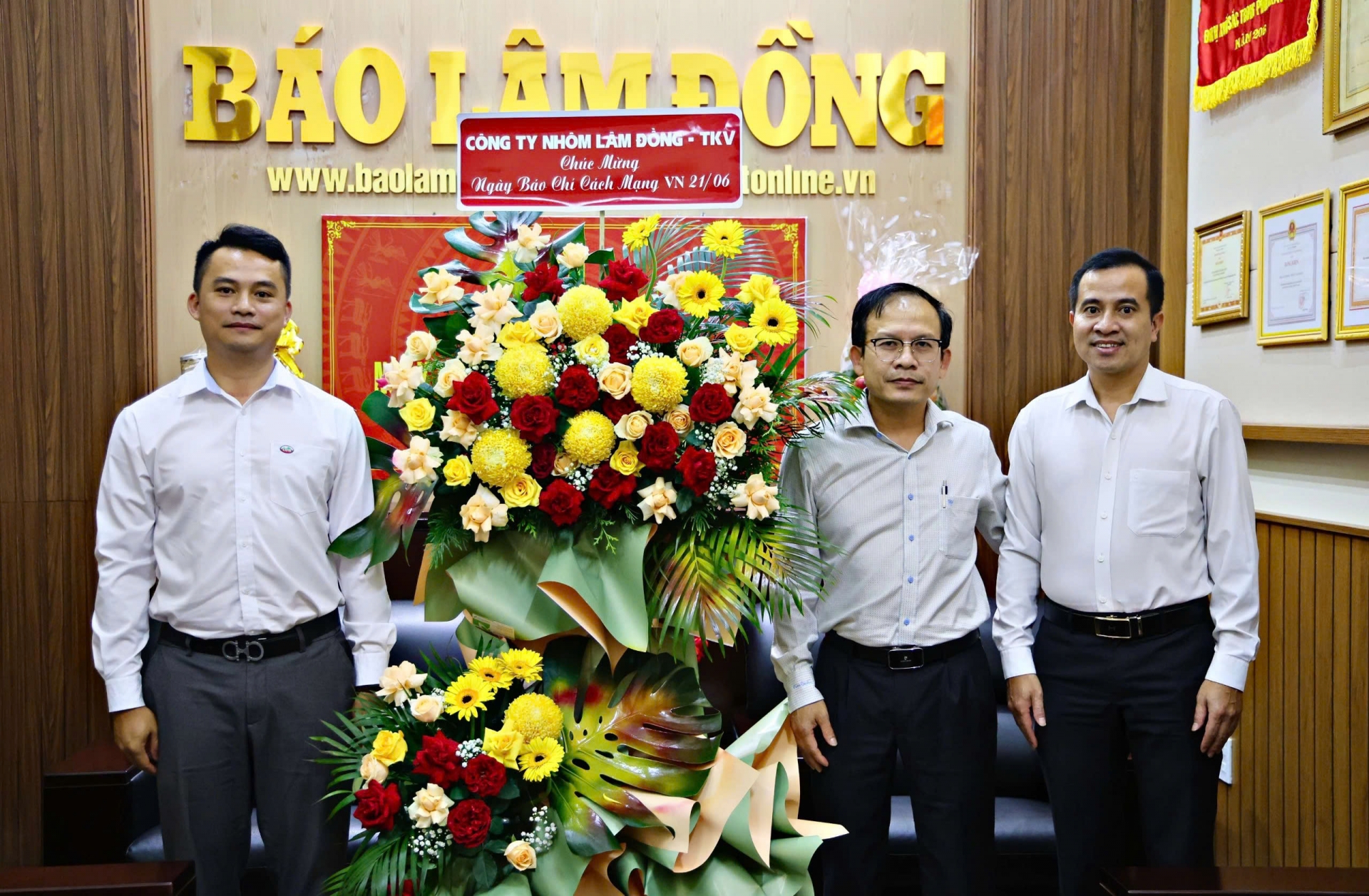 Công ty Nhôm Lâm Đồng chúc mừng