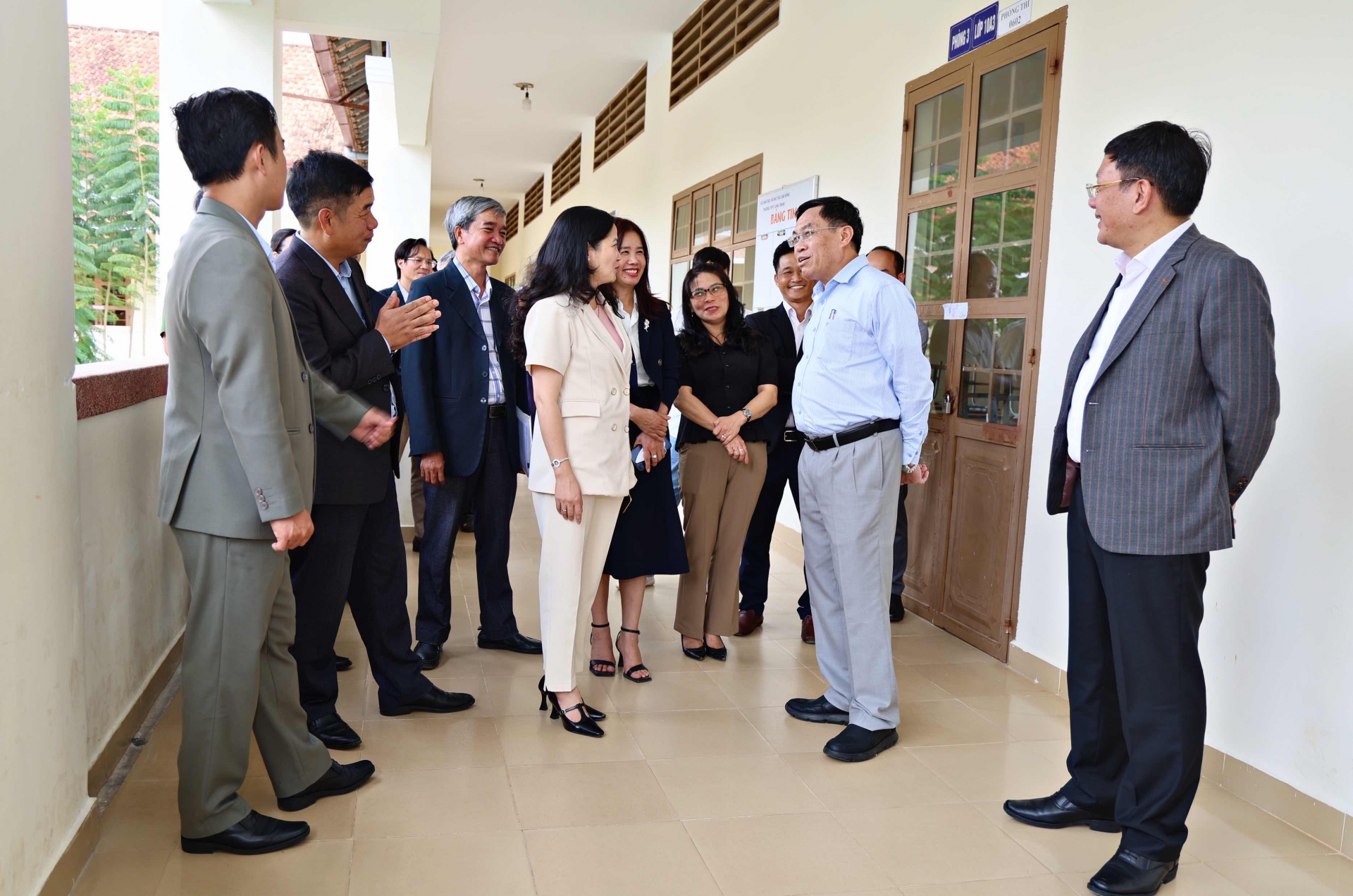 Phó Chủ tịch UBND tỉnh Võ Ngọc Hiệp nhắc nhở từng bộ phận không được chủ quan trong bất kỳ tình huống nào , rà soát lại tất cả các điều kiện cần thiết, tăng cường phối hợp chặt chẽ với các bộ phận liên quan