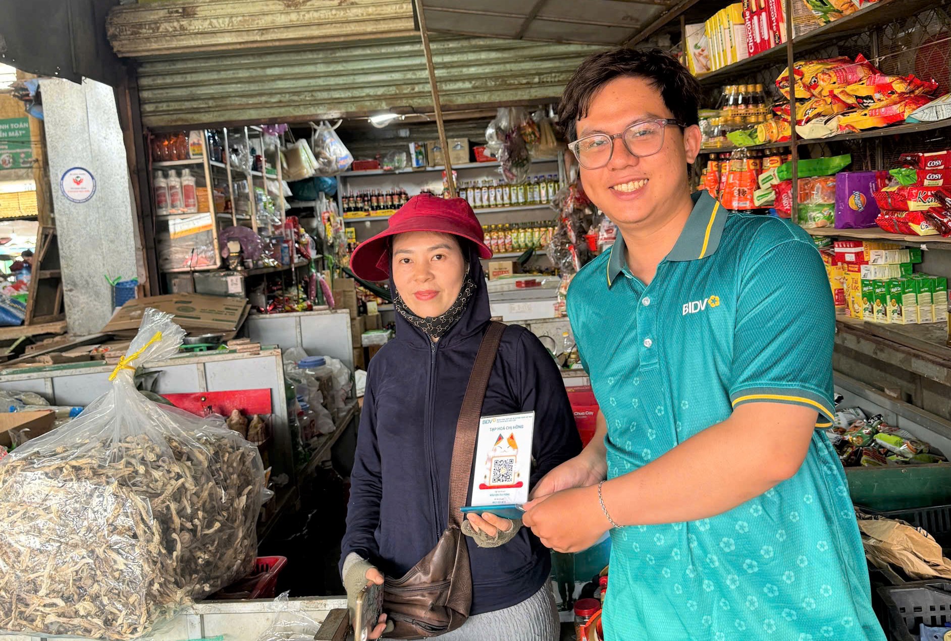 Các ứng dụng thanh toán không dùng tiền mặt đã trở thành thói quen của người tiêu dùng 