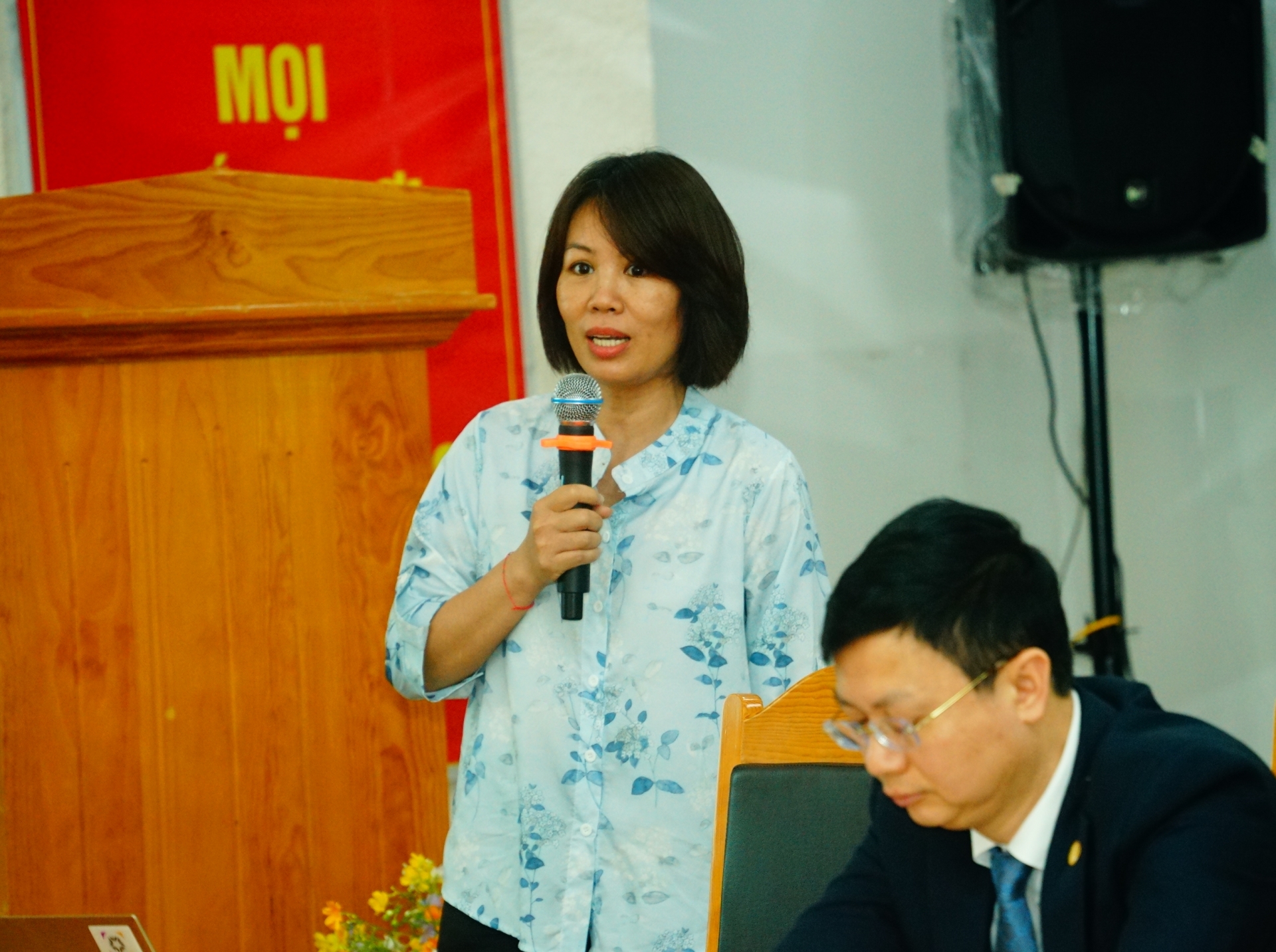 ThS. Vũ Thục Hiền - MAB Việt Nam trình bày tham luận “Kinh nghiệm phát triển nhãn sinh thái Khu DTSQ - Bài học quốc tế và Việt Nam”.
