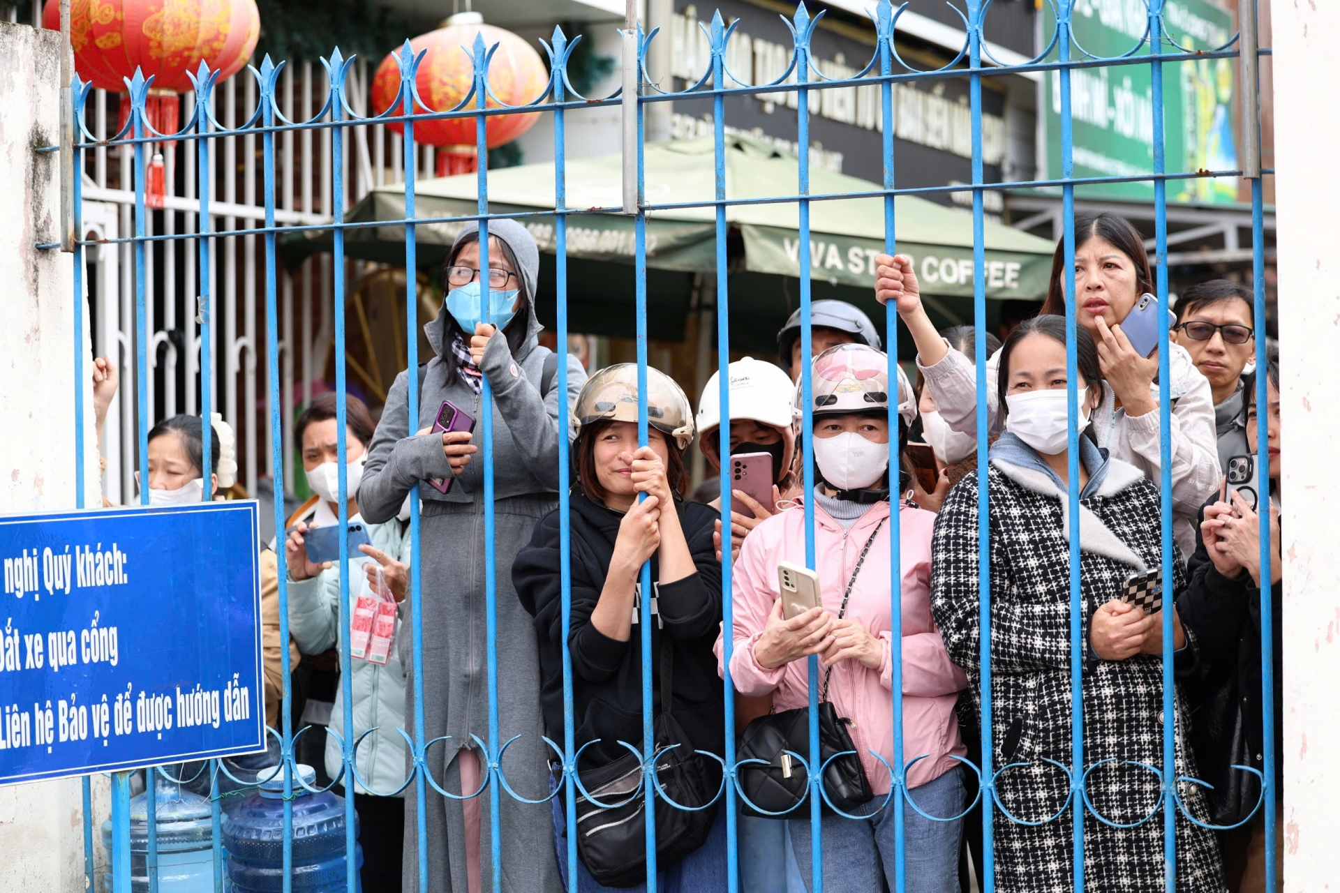 Bồn chồn, lắng lo khi trống trường thi điểm báo.