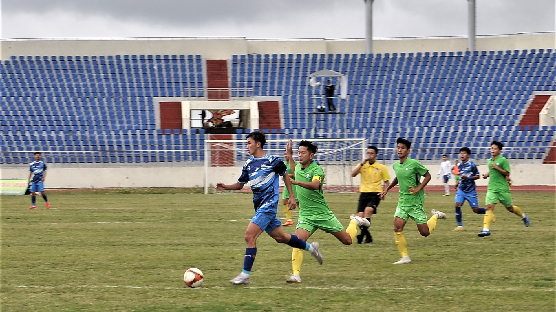 Giải Bóng đá hạng Nhì quốc gia 2025: Lâm Đồng thắng Vĩnh Long 3 - 1 trên sân nhà Đà Lạt