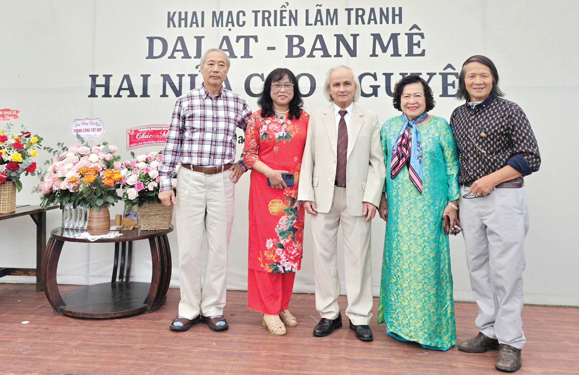 Khắc họa một miền xanh thẳm