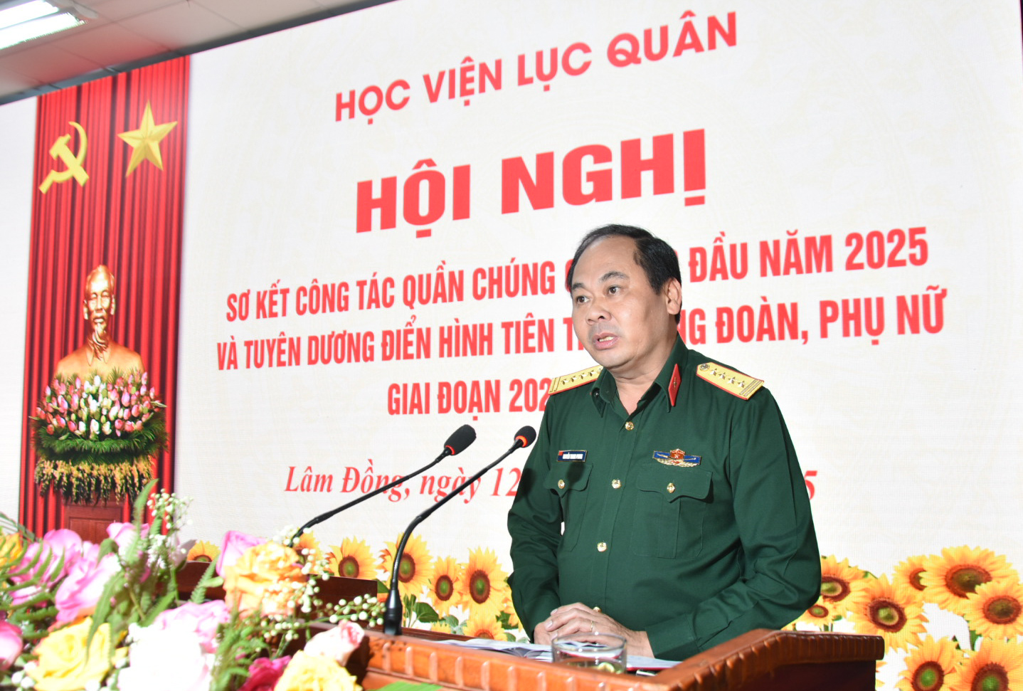 Đại tá Nguyễn Thanh Phong - Phó Chính ủy Học viện phát biểu chỉ đạo 
