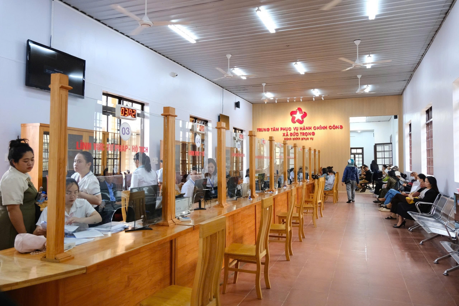 Trung tâm phục vụ hành chính công xã Đức Trọng 