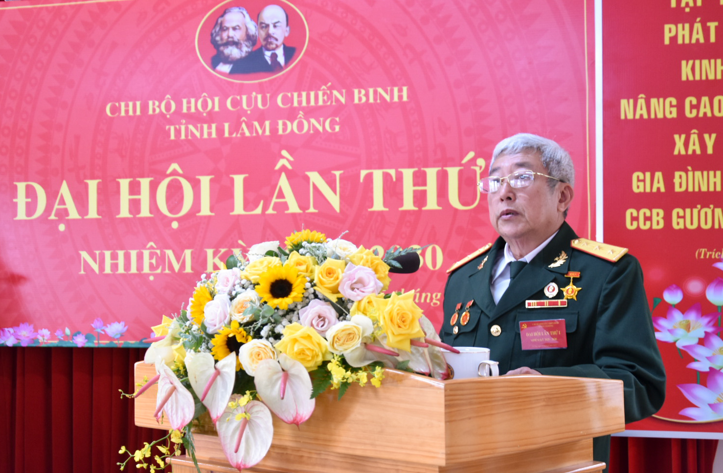 Đại biểu tham gia phát biểu thảo luận tại Đại hội 