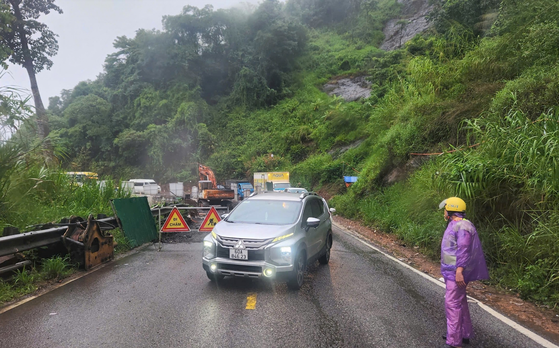 Đề nghị xử lý tình trạng ùn tắc kéo dài trên đèo Bảo Lộc