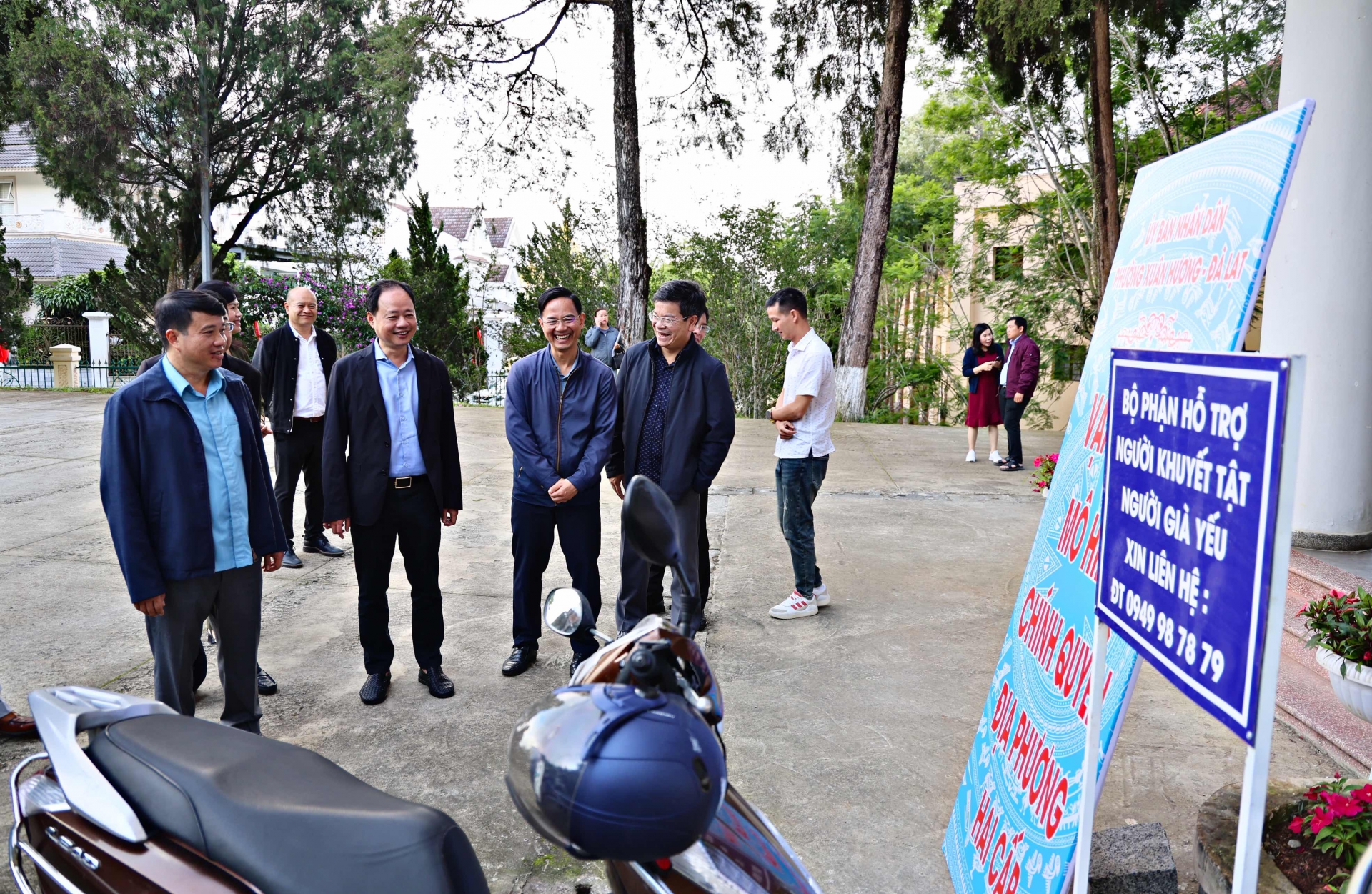 Lãnh đạo tỉnh Lâm Đồng góp ý các nội dung công việc với lãnh đạo TP Đà Lạt về công tác chuẩn bị cho ngày chạy thử nghiệm