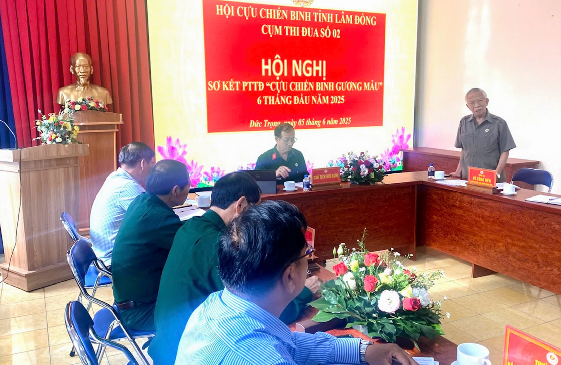 Đồng chí Vũ Công Tiến – Chủ tịch Hội CCB tỉnh phát biểu chỉ đạo tại hội nghị 