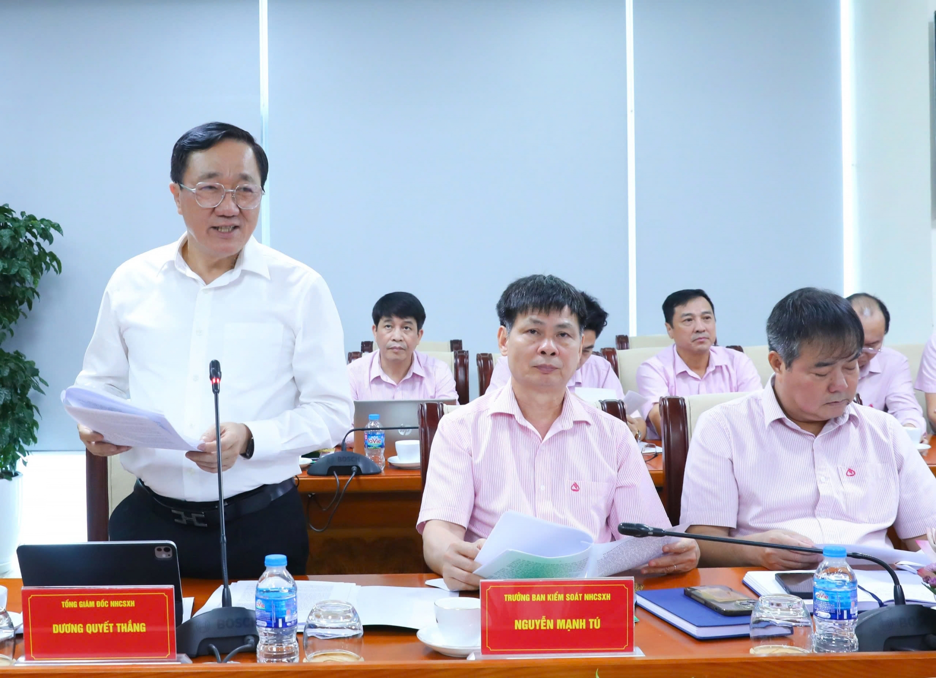 Tổng Giám đốc NHCSXH Việt Nam Dương Quyết Thắng, trình bày Báo cáo hoạt động tín dụng chính sách 5 tháng đầu năm 2025