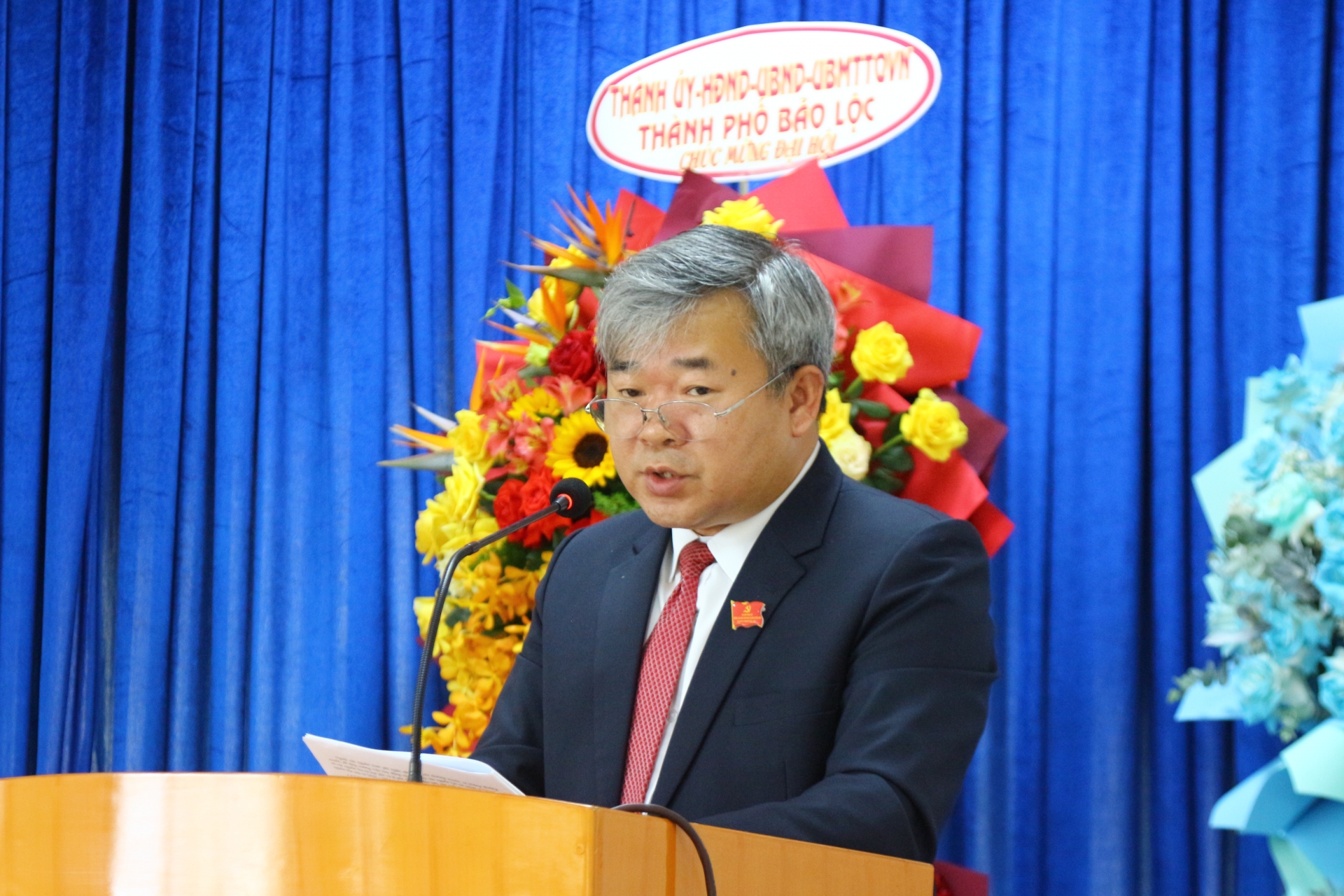 Thạc sĩ Đào Duy Phước - Phó Hiệu trưởng nhà trường trình bày báo cáo chính trị của Ban Chấp hành Đảng bộ