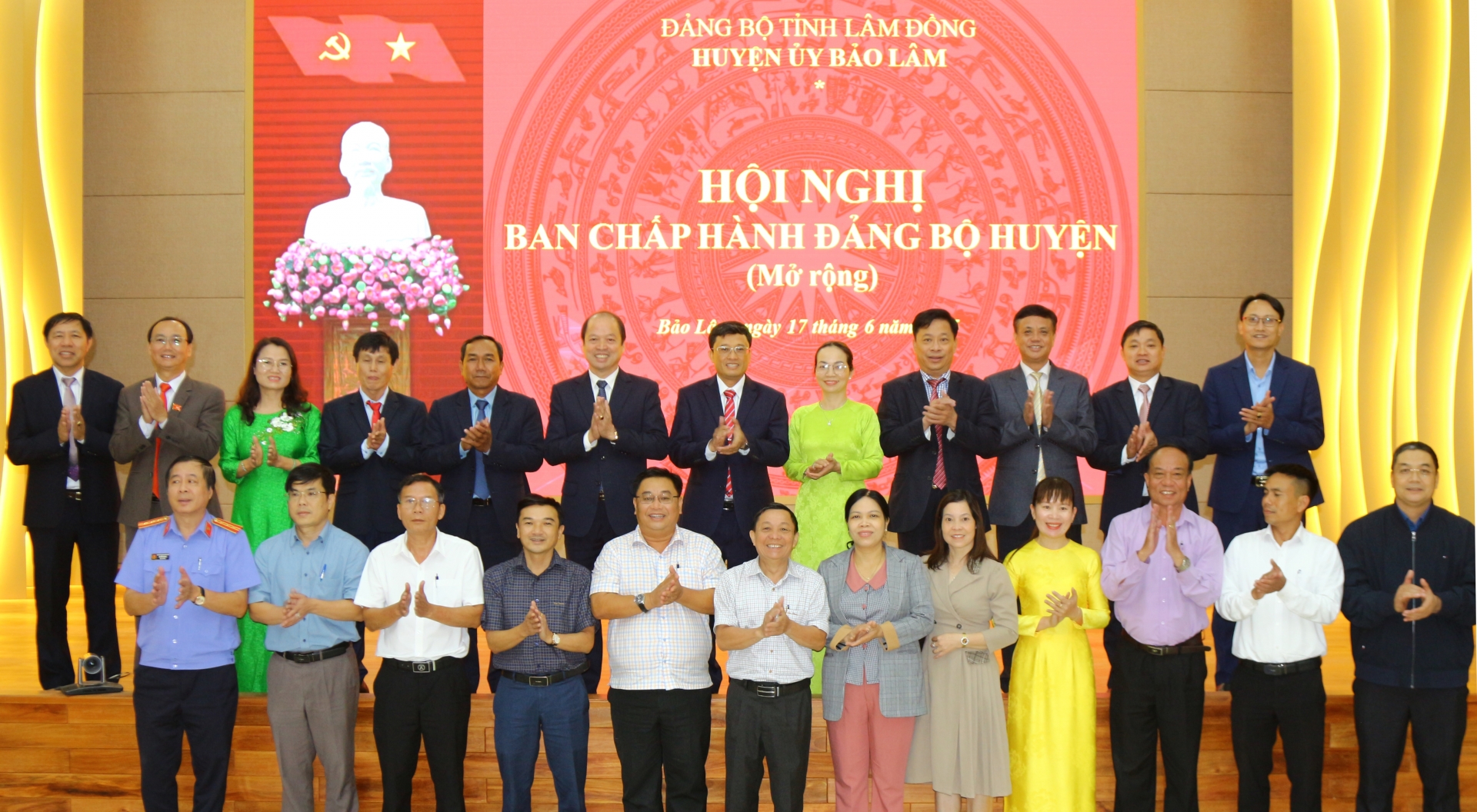 Các đồng chí trong Ban Chấp hành Huyện ủy Bảo Lâm