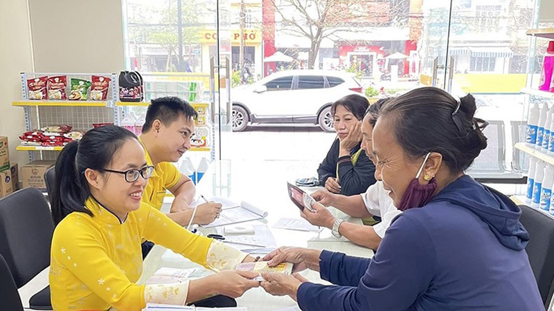 Điều kiện để người không có lương hưu dưới 75 tuổi được hưởng trợ cấp tháng