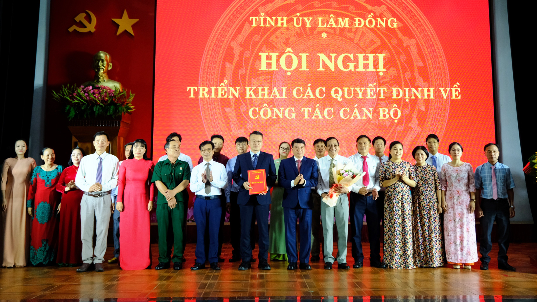 Lâm Đồng triển khai các quyết định về công tác cán bộ tại 51 xã, phường mới thành lập