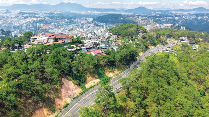 Nỗ lực đảm bảo trật tự an toàn giao thông 