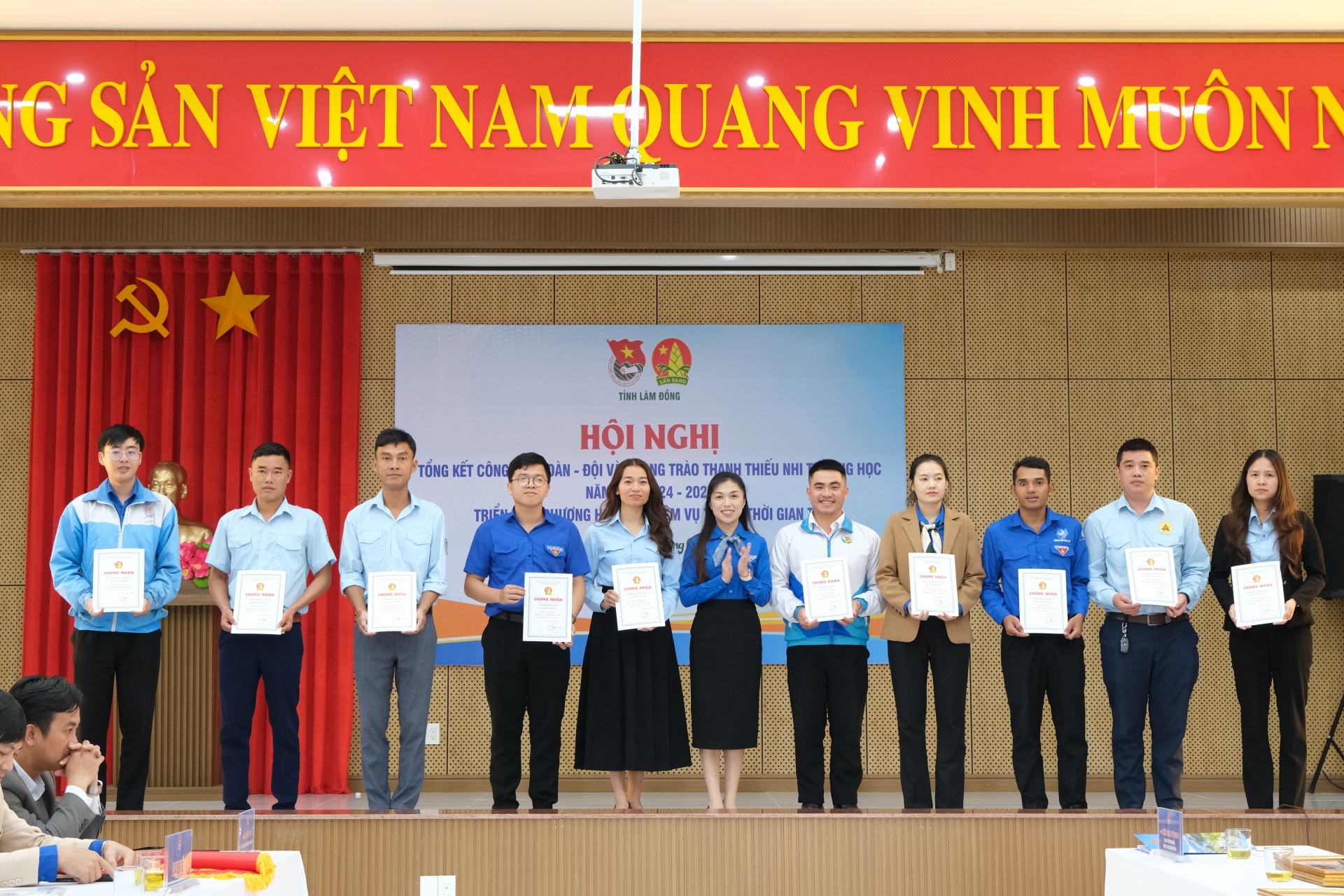 Trao Chứng nhận Liên đội mạnh cấp tỉnh
