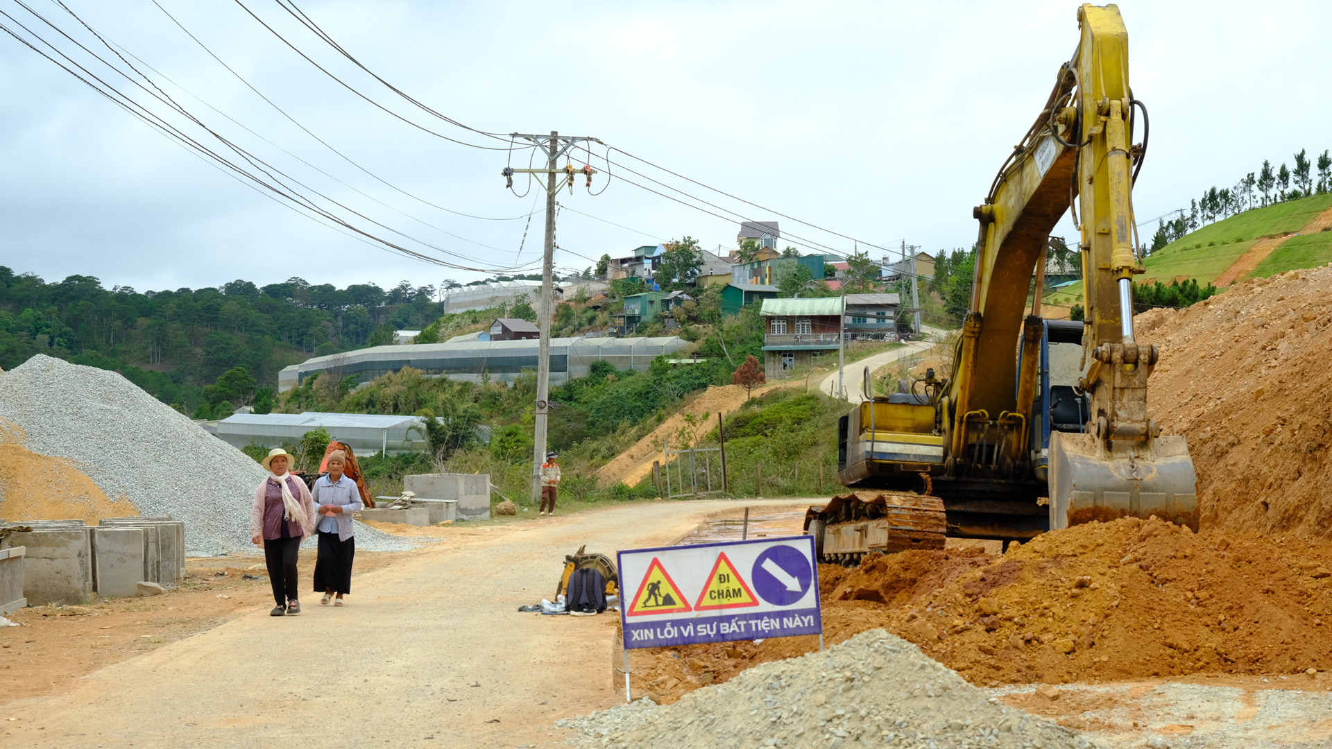 Các đơn vị thi công đảm bảo chất lượng công trình giao thông, an toàn tuyệt đối 
cho người dân, người lao động