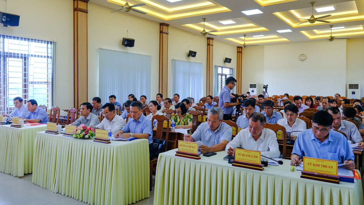 Phó Bí thư Tỉnh ủy Bùi Thắng làm việc với huyện Đạ Huoai về việc sắp xếp, vận hành đơn vị hành chính cấp xã và tổ chức Đại hội Đảng bộ nhiệm kỳ 2025-2030