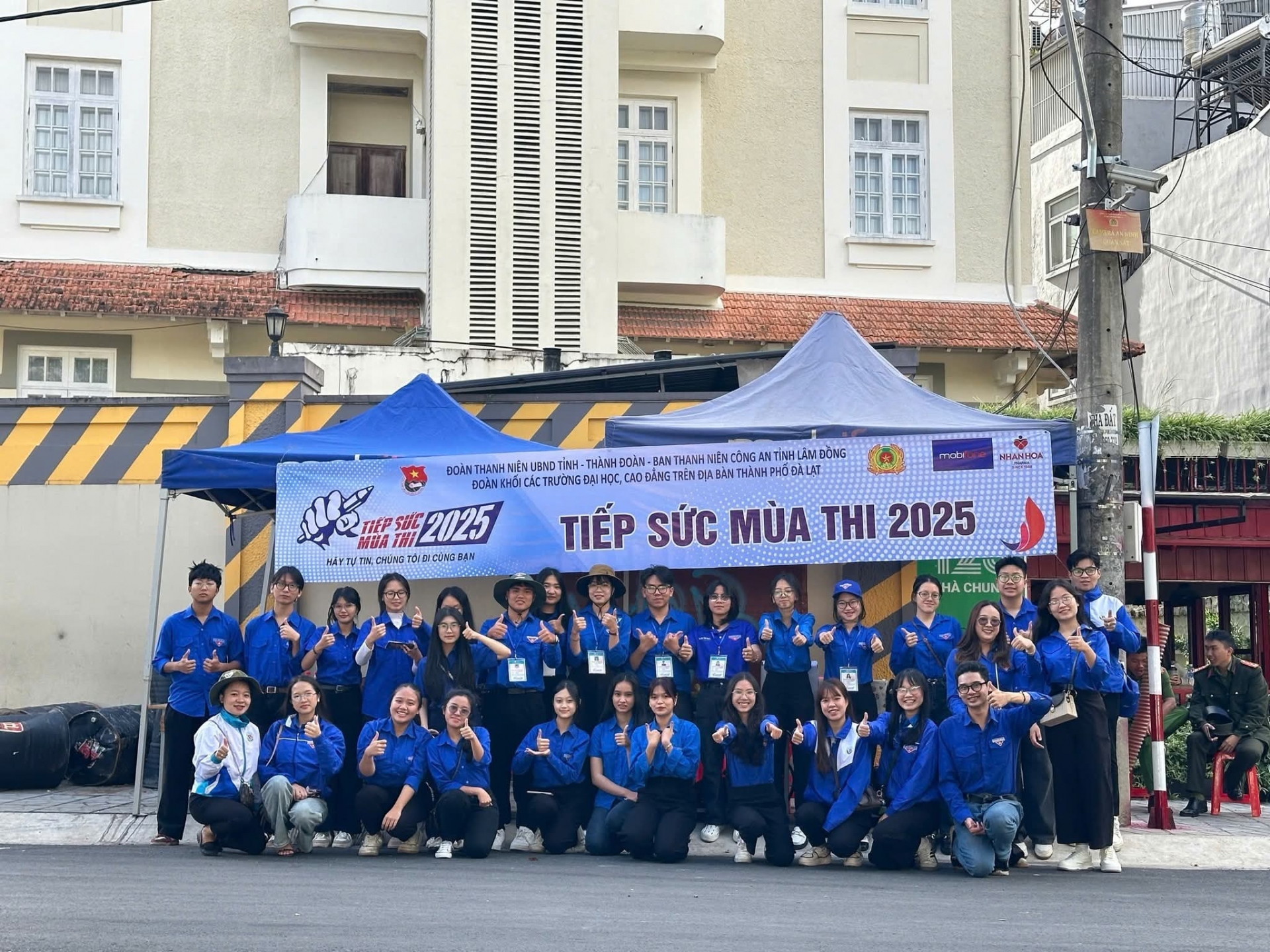 Đội hình tình nguyện viên Tiếp sức mùa thi năm 2025 ra quân tại Đà Lạt