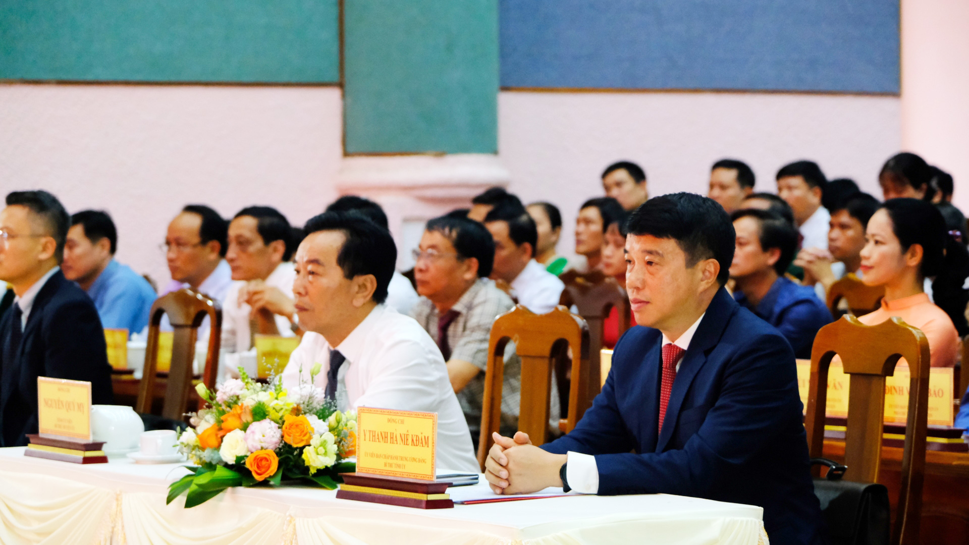 Đồng chí Y Thanh Hà Niê Kđăm - Ủy viên Ban Chấp hành Trung ương Đảng, Bí thư Tỉnh ủy Lâm Đồng tham dự Hội nghị Công bố quyết định về công tác cán bộ của 9 xã mới tại huyện Đạ Huoai