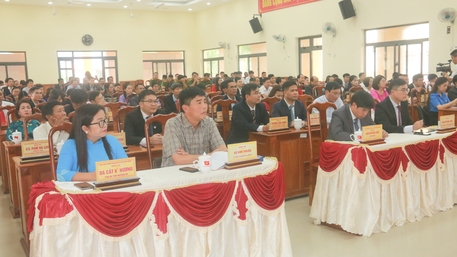 Các đại biểu tham dự Hôi nghị