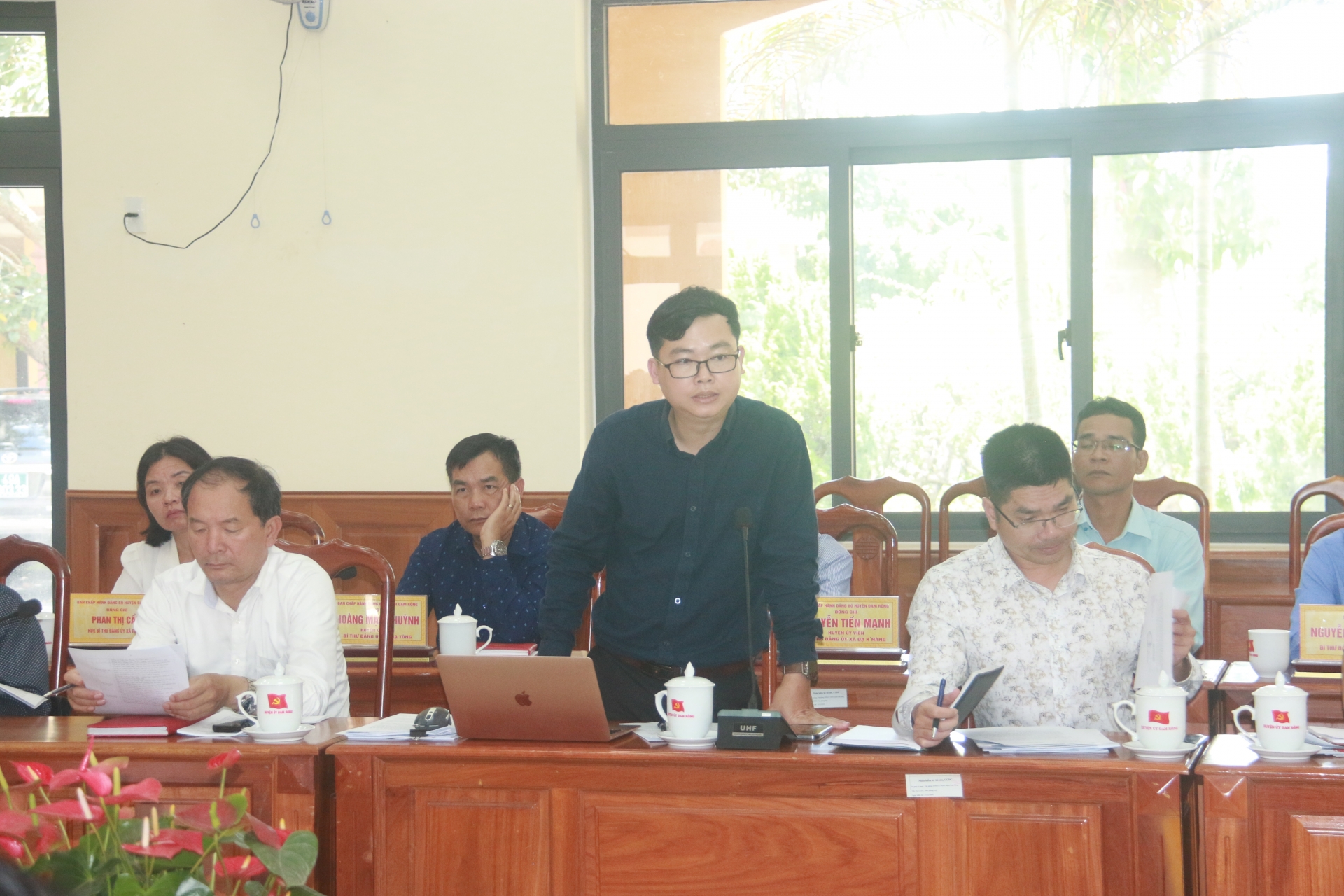 Lãnh đạo các sở, ban, ngành của tỉnh phát biểu tại buổi làm việc  