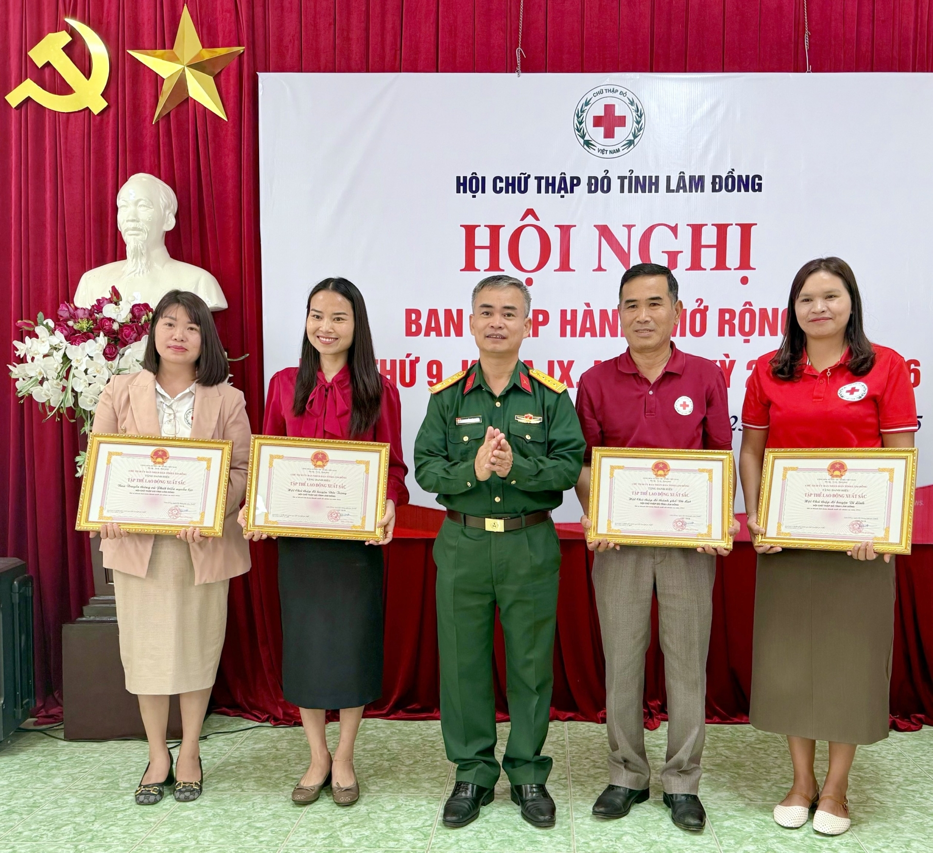 Hội Chữ thập đỏ TP Đà Lạt vinh dự nhận Bằng khen của UBND tỉnh