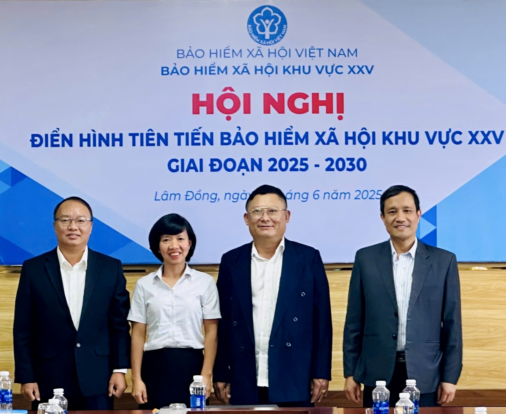 Các điển hình xuất sắc của BHXH khu vực XXV được chọn tham dự Hội nghị thi đua yêu nước của ngành ở cấp Trung ương