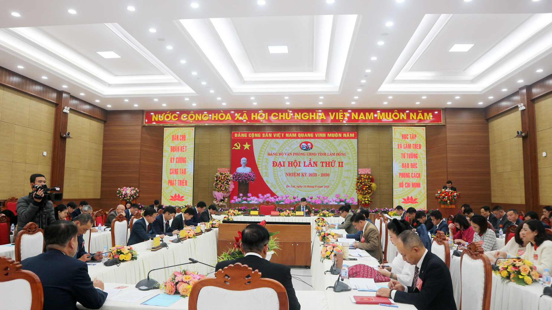 Quang cảnh Đại hội Đảng bộ Văn phòng UBND tỉnh Lâm Đồng