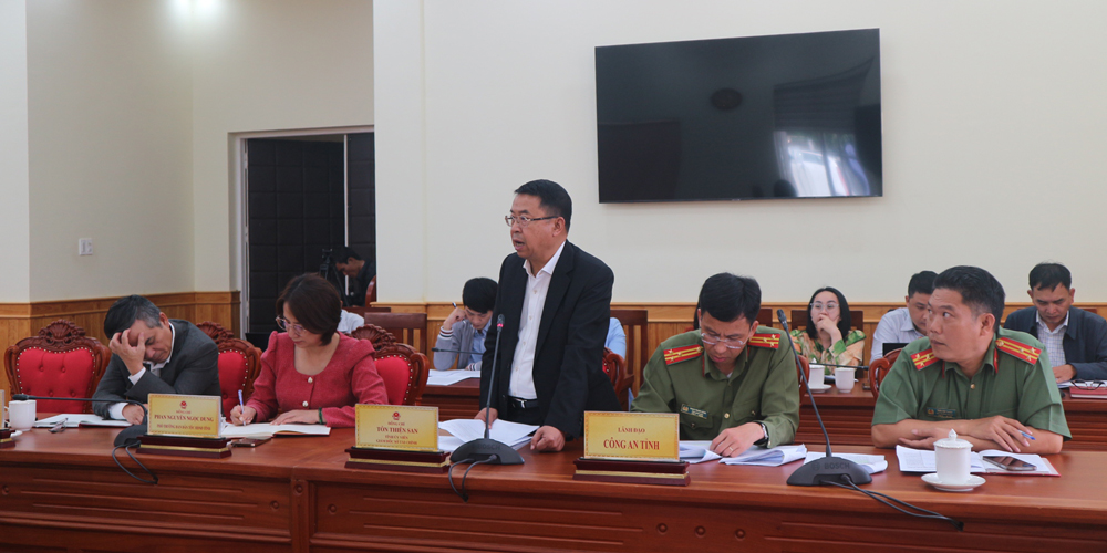 Giám đốc Sở Tài chính Tôn Thiện San phát biểu