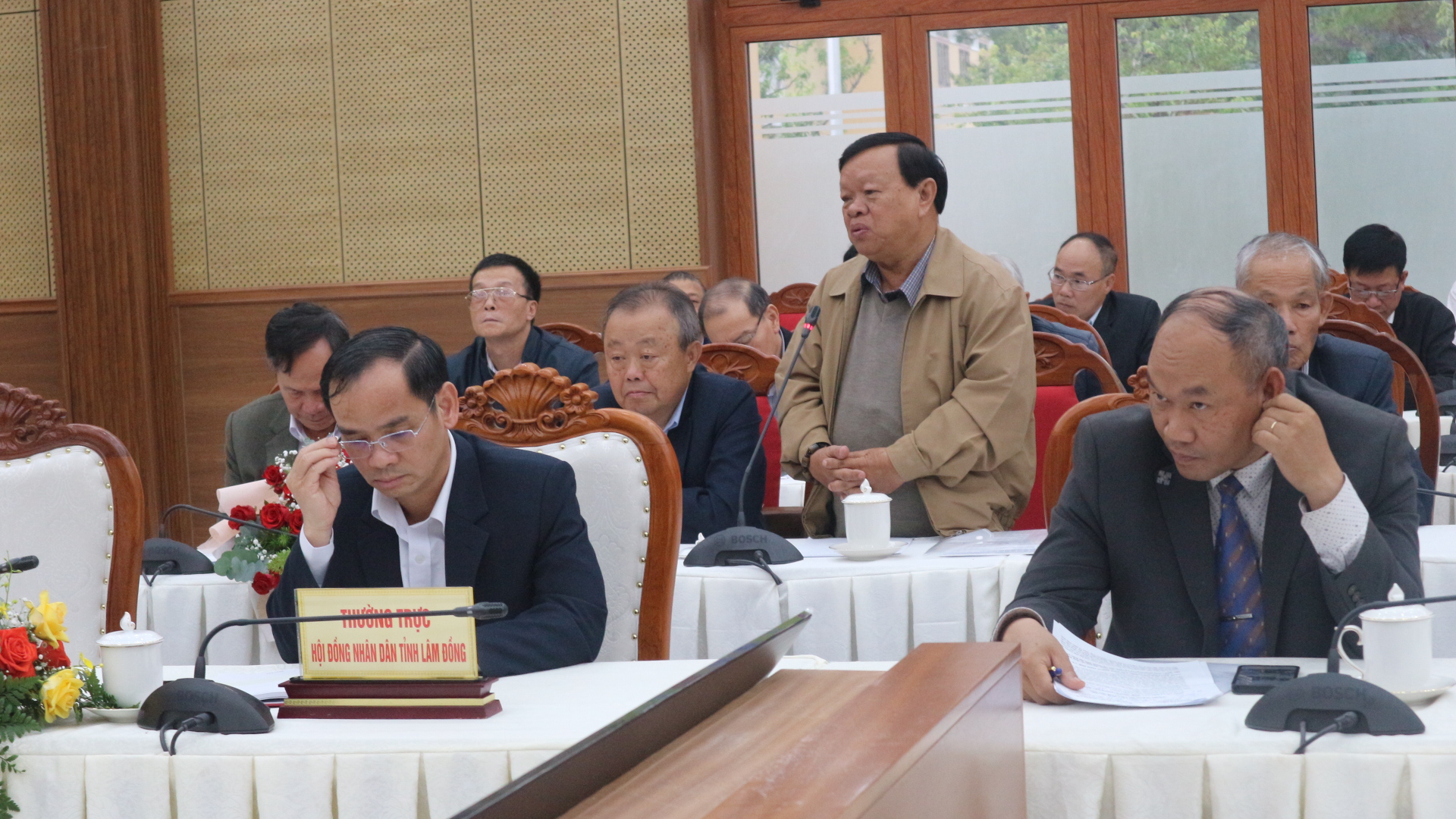 Đại biểu tham gia thảo luận