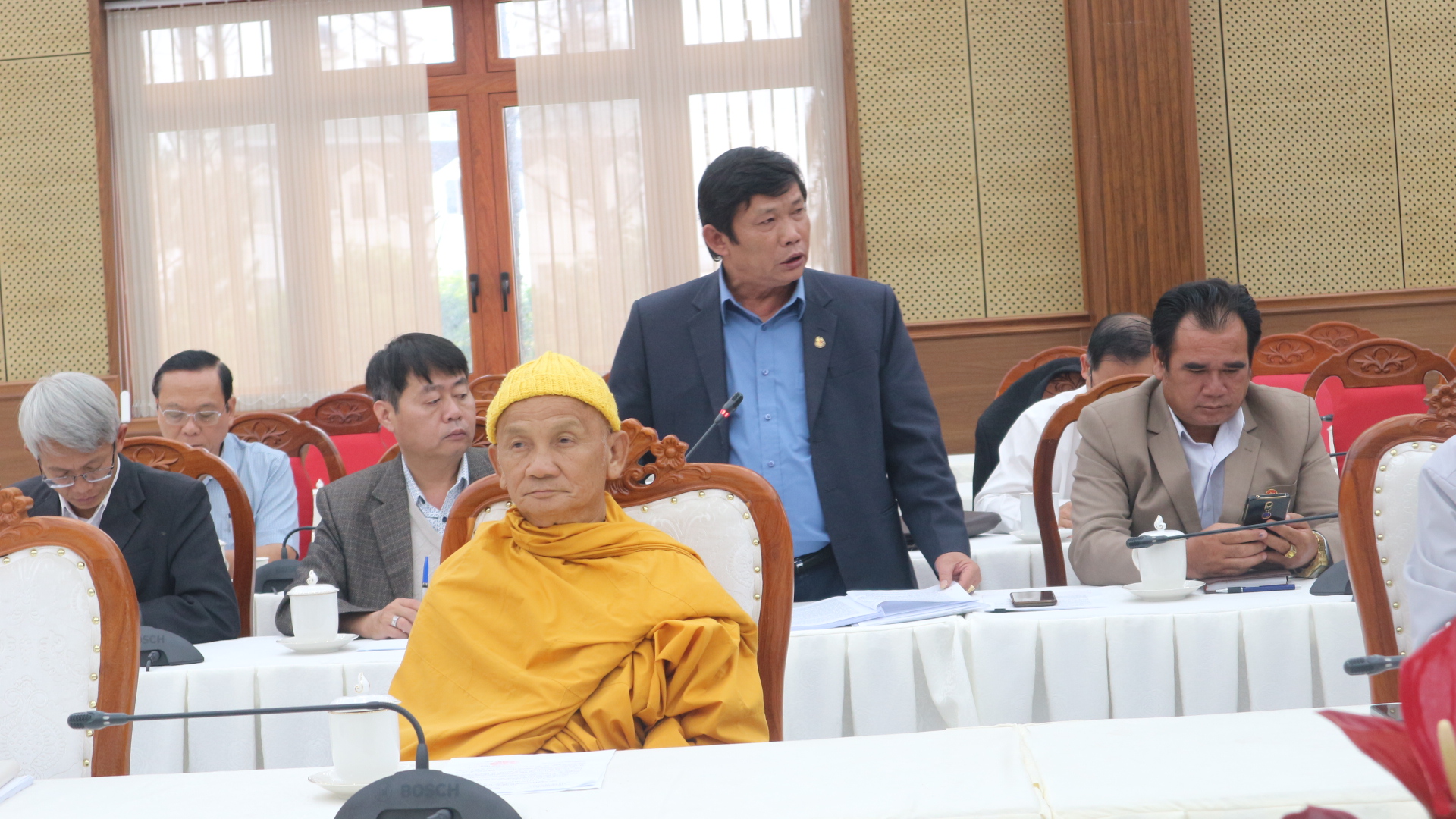 Đại biểu tham gia thảo luận