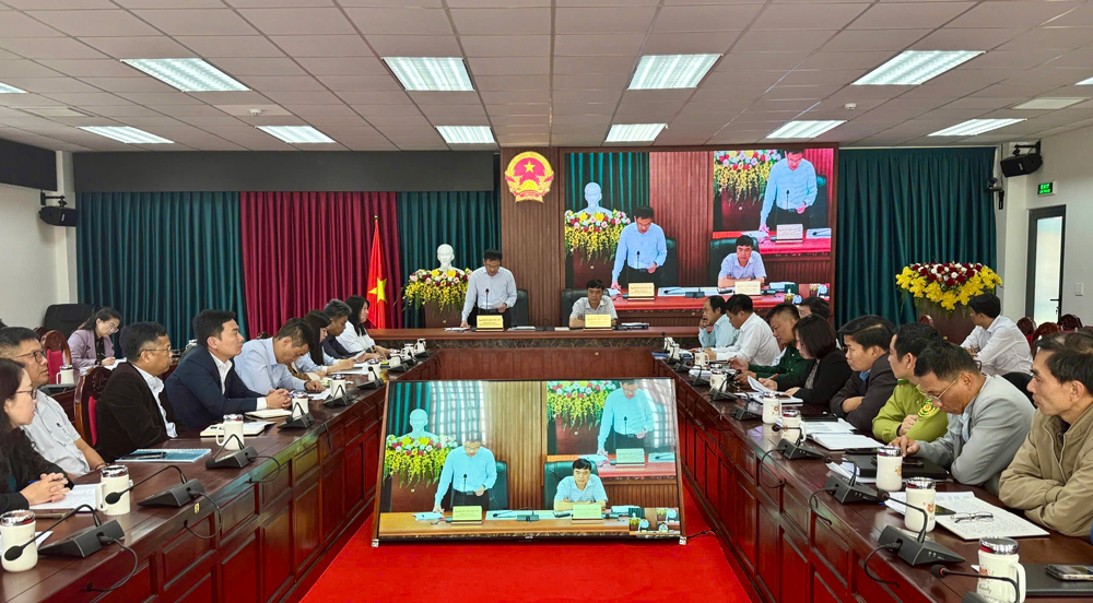 Lãnh đạo các địa phương báo cáo qua cầu truyền hình