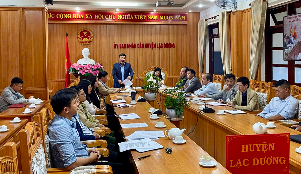 Lãnh đạo các địa phương báo cáo qua cầu truyền hình