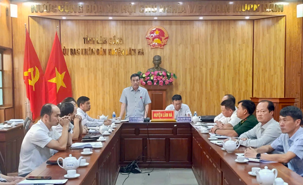 Lãnh đạo các địa phương báo cáo qua cầu truyền hình