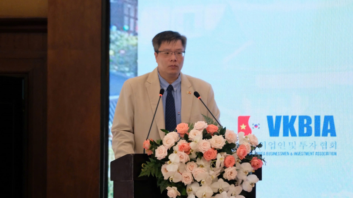 Chủ tịch Hiệp hội Doanh nhân và Đầu tư Việt Nam - Hàn Quốc Trịnh Hải Linh  phát biểu tại hội nghị