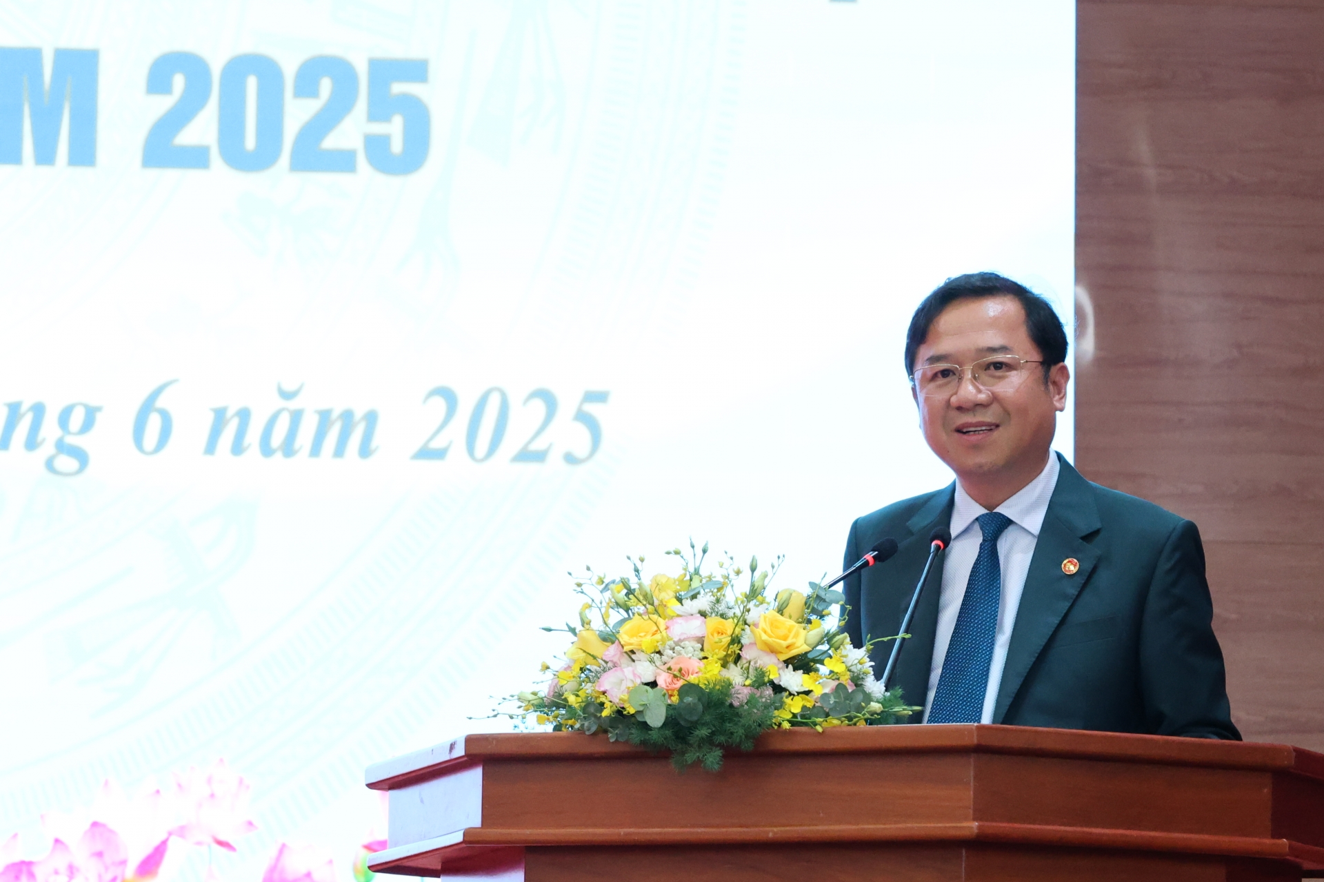 đồng chí: Tôn Thiện Đồng - Ủy viên Ban Thường vụ Tỉnh ủy, Trưởng Ban Tuyên giáo và Dân vận Tỉnh ủy