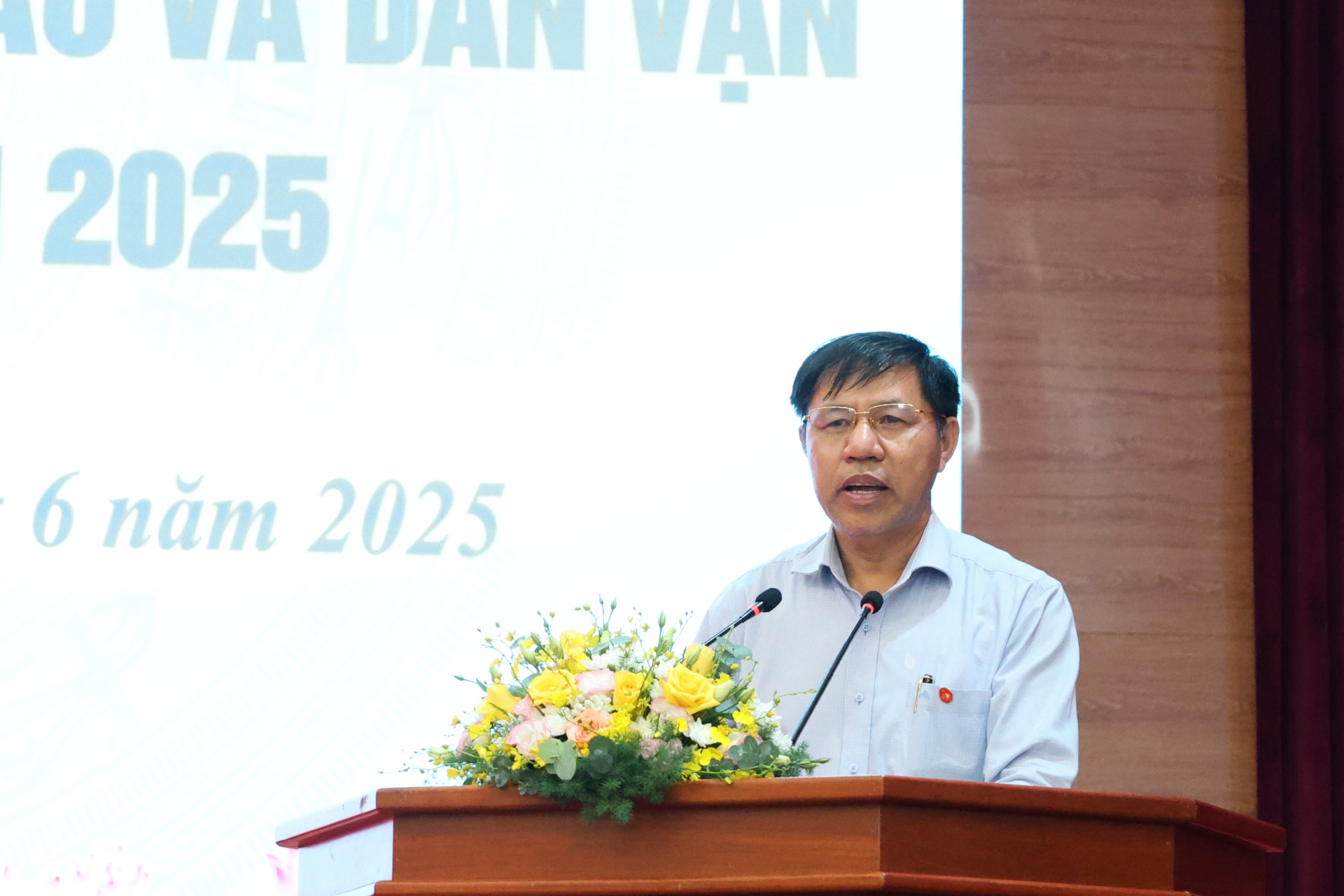 Đại biểu trao đổi ý kiến tại hội nghị