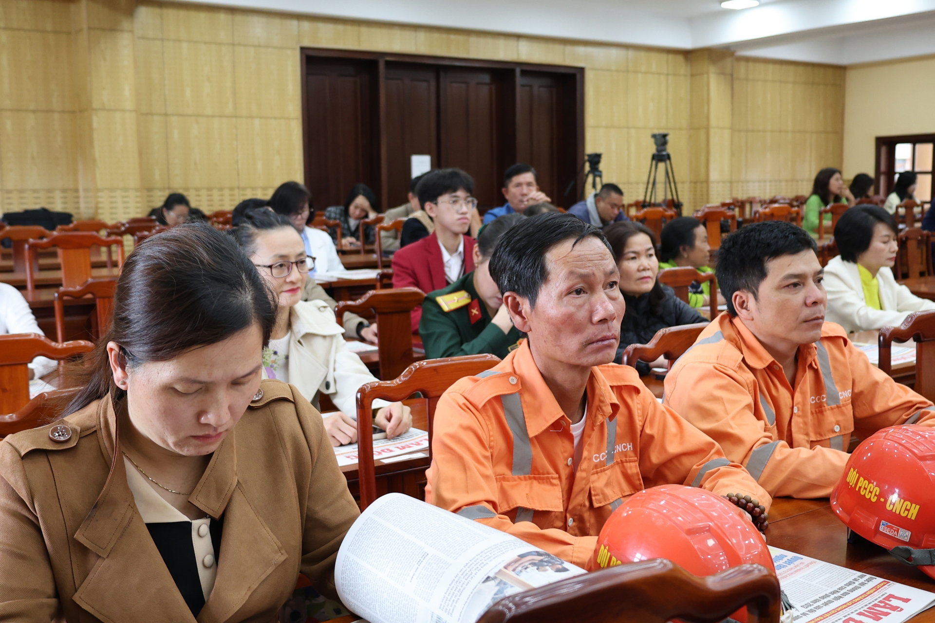 tập thể, 19 cá nhân và hộ gia đình tiêu biểu, có thành tích xuất sắc trong học tập và làm theo tư tưởng, đạo đức, phong cách Hồ Chí Minh giai đoạn 2016-2025