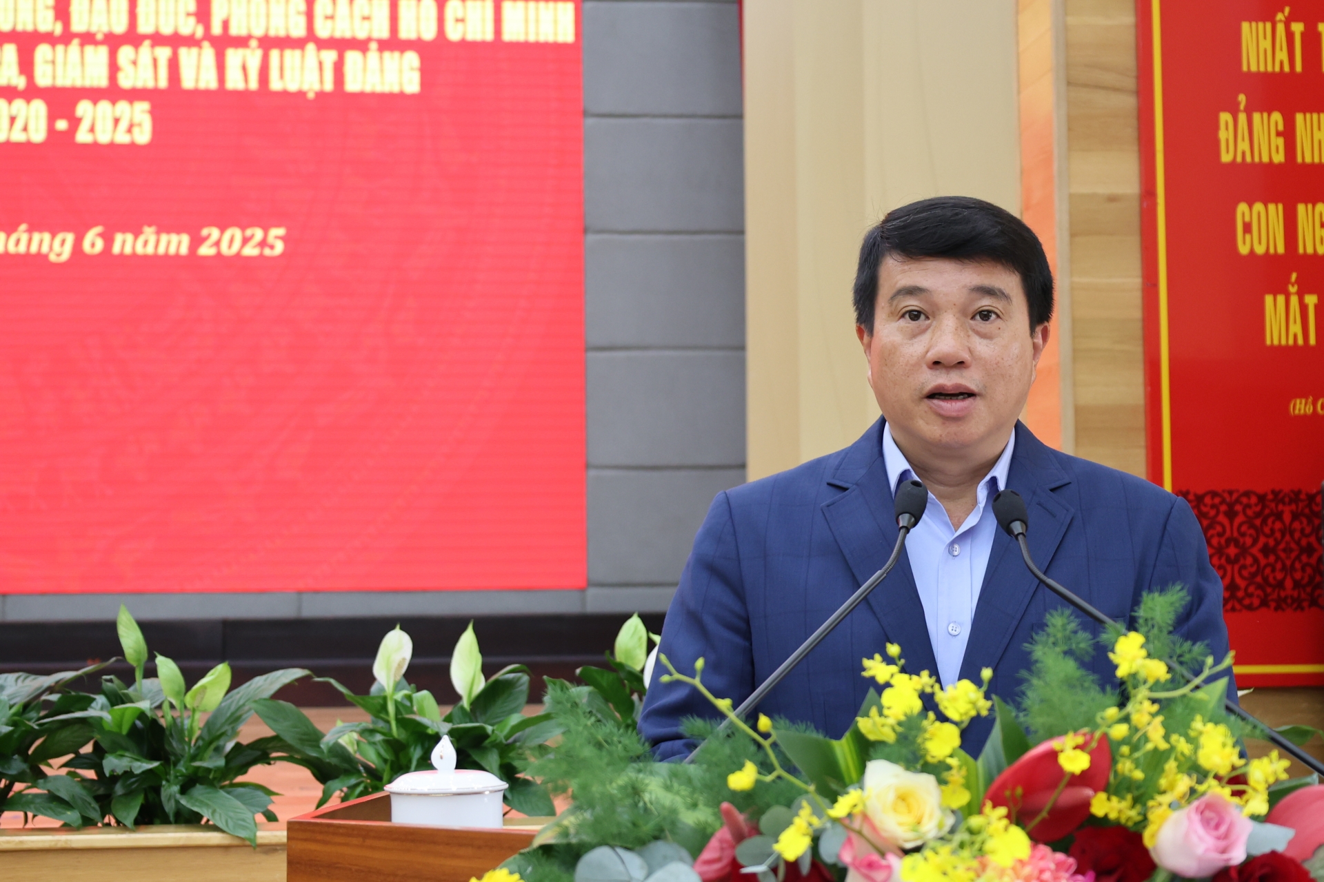 đồng chí Y Thanh Hà Niê Kđăm - Ủy viên Trung ương Đảng, Bí thư Tỉnh ủy Phát biểu Kết luận Hội nghị