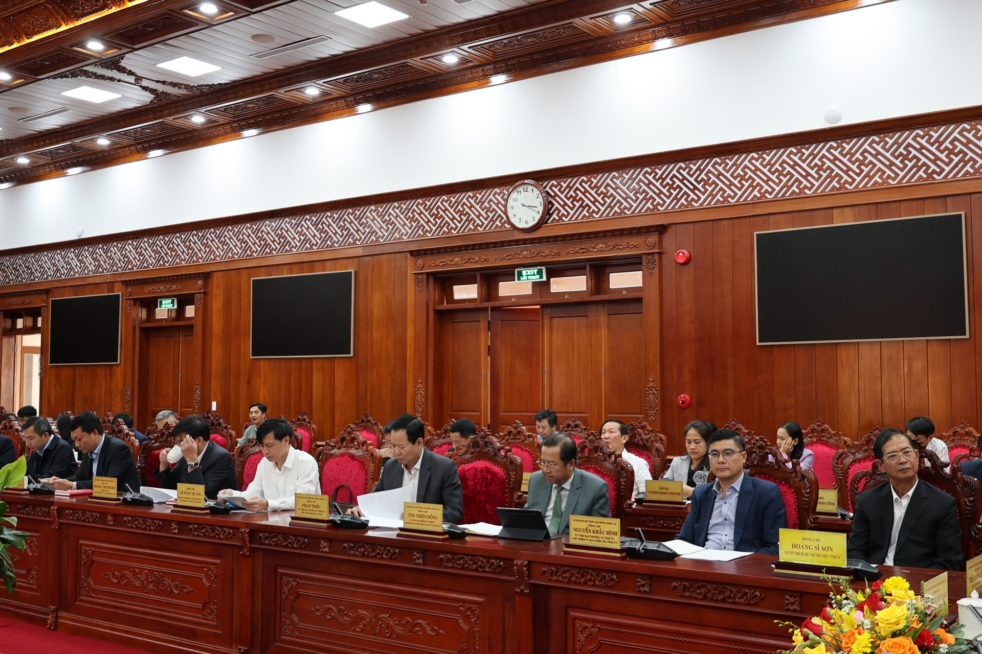 Các đồng  chíỦy viên Ban Thường vụ Tỉnh ủy, 