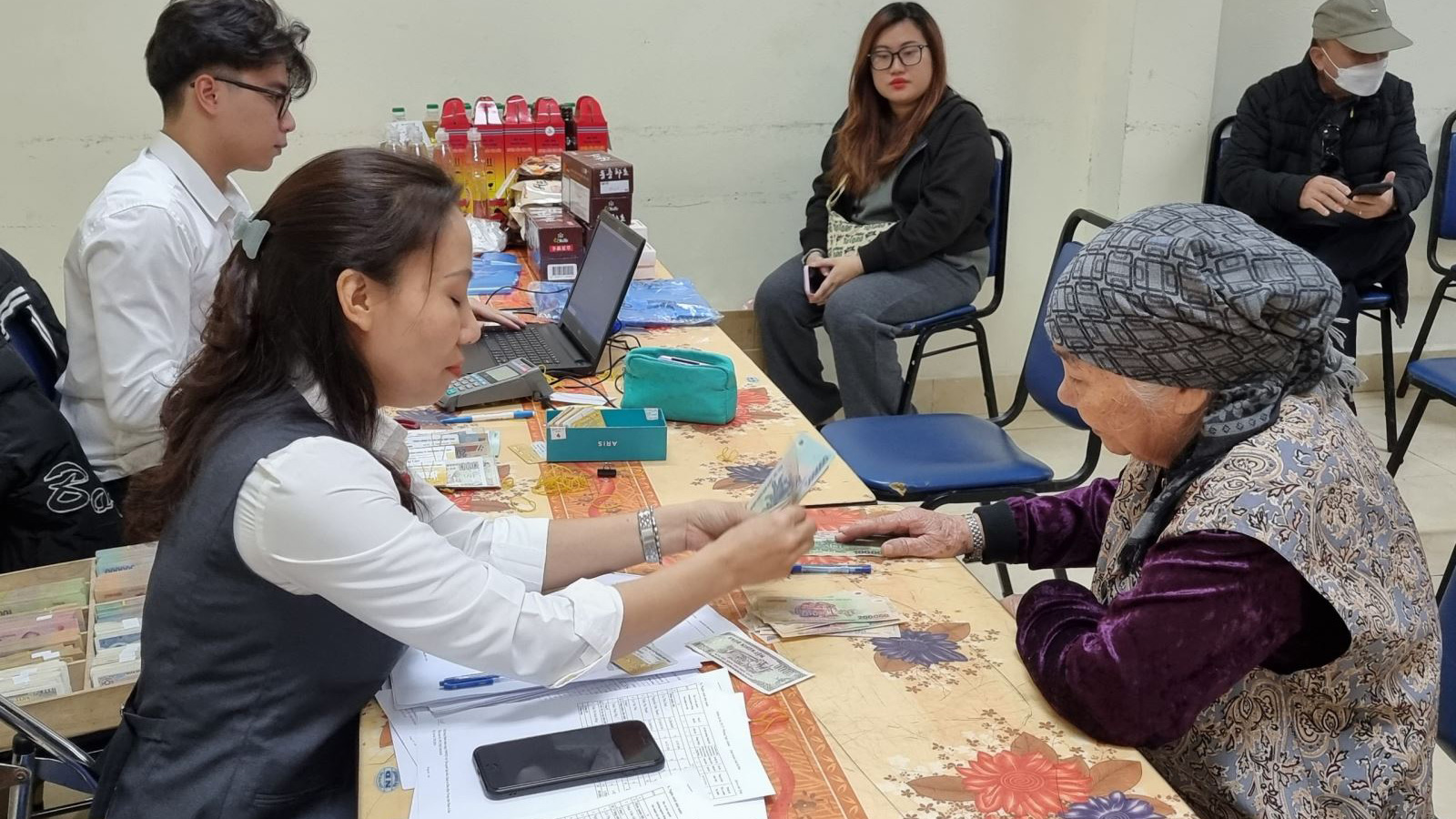 Người cao tuổi không có lương hưu sẽ được nhận trợ cấp hưu trí xã hội 500.000 đồng từ 1/7/2025